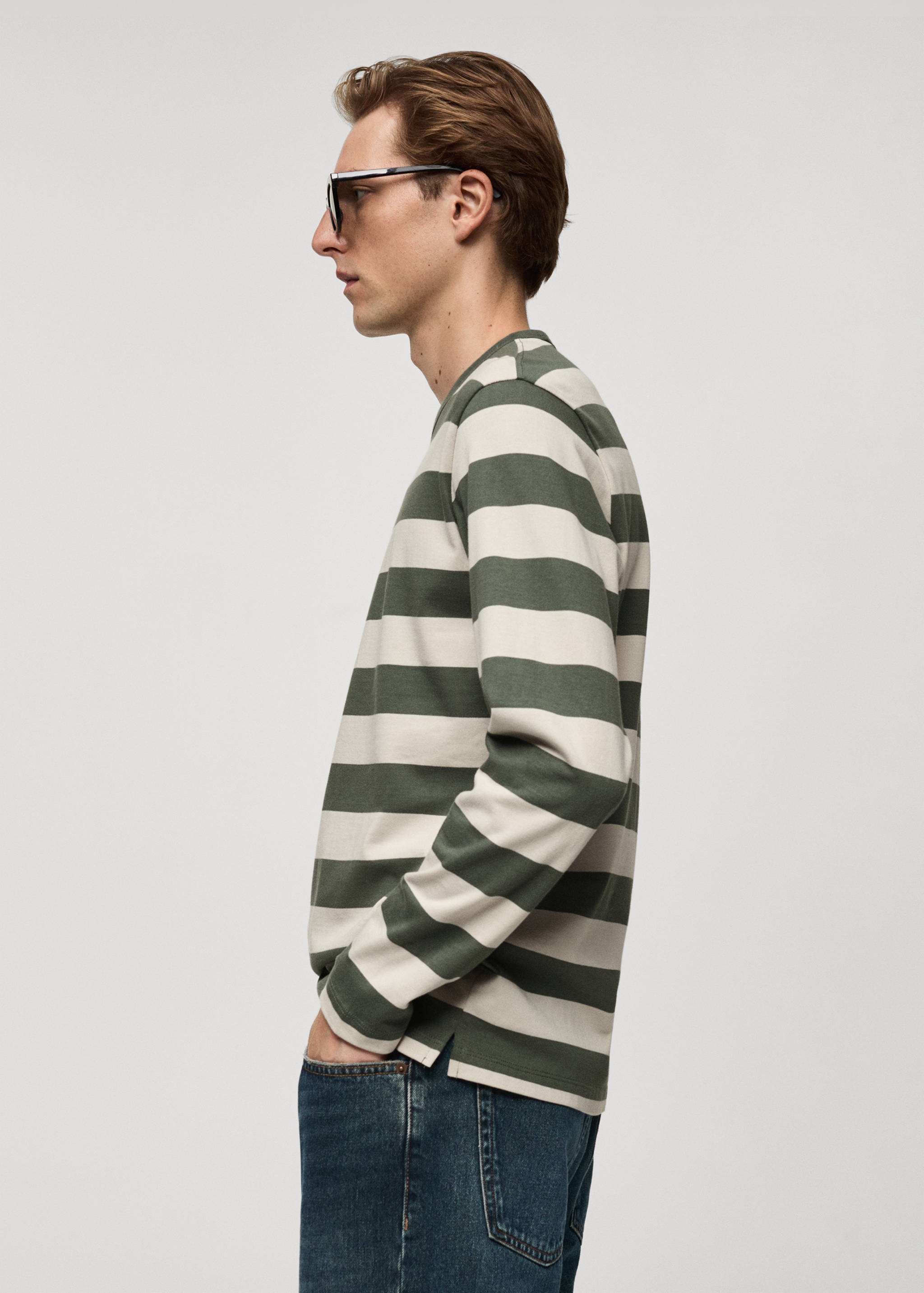 Striped long sleeves t-shirt - Details of the article 2
