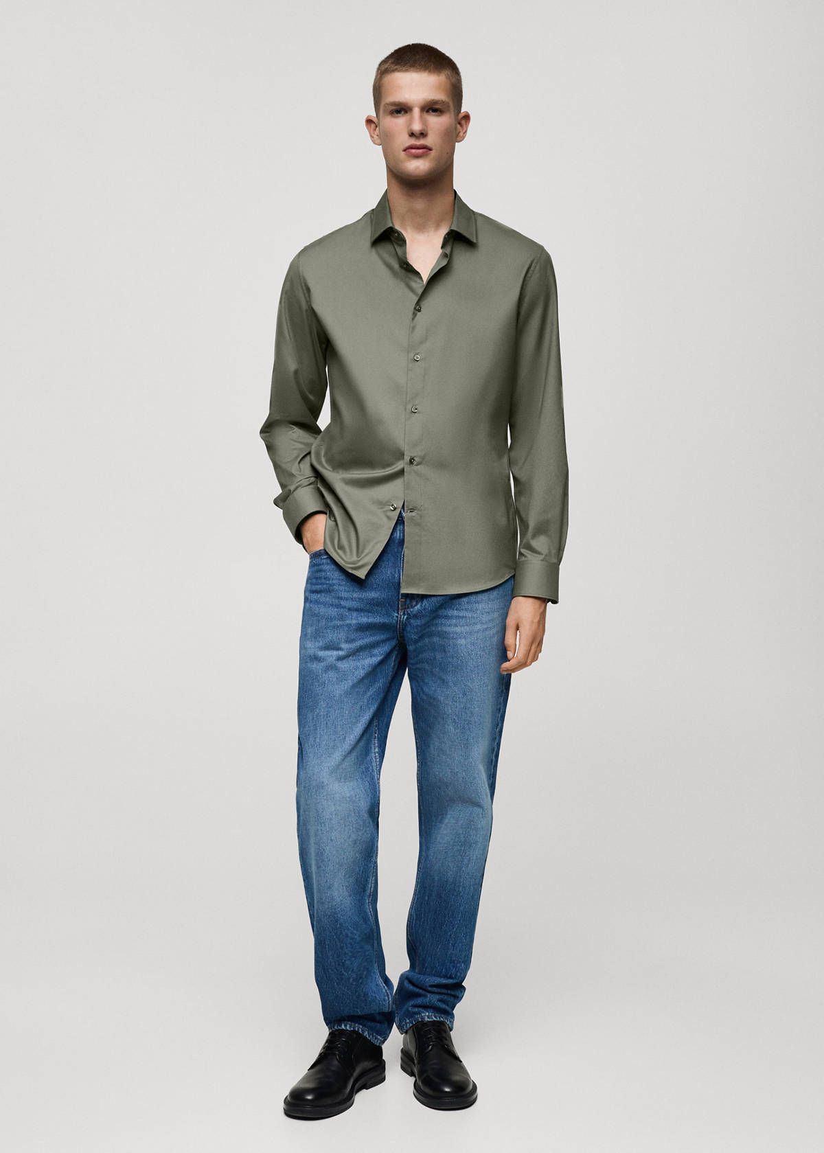 Regular-fit 100% cotton shirt
