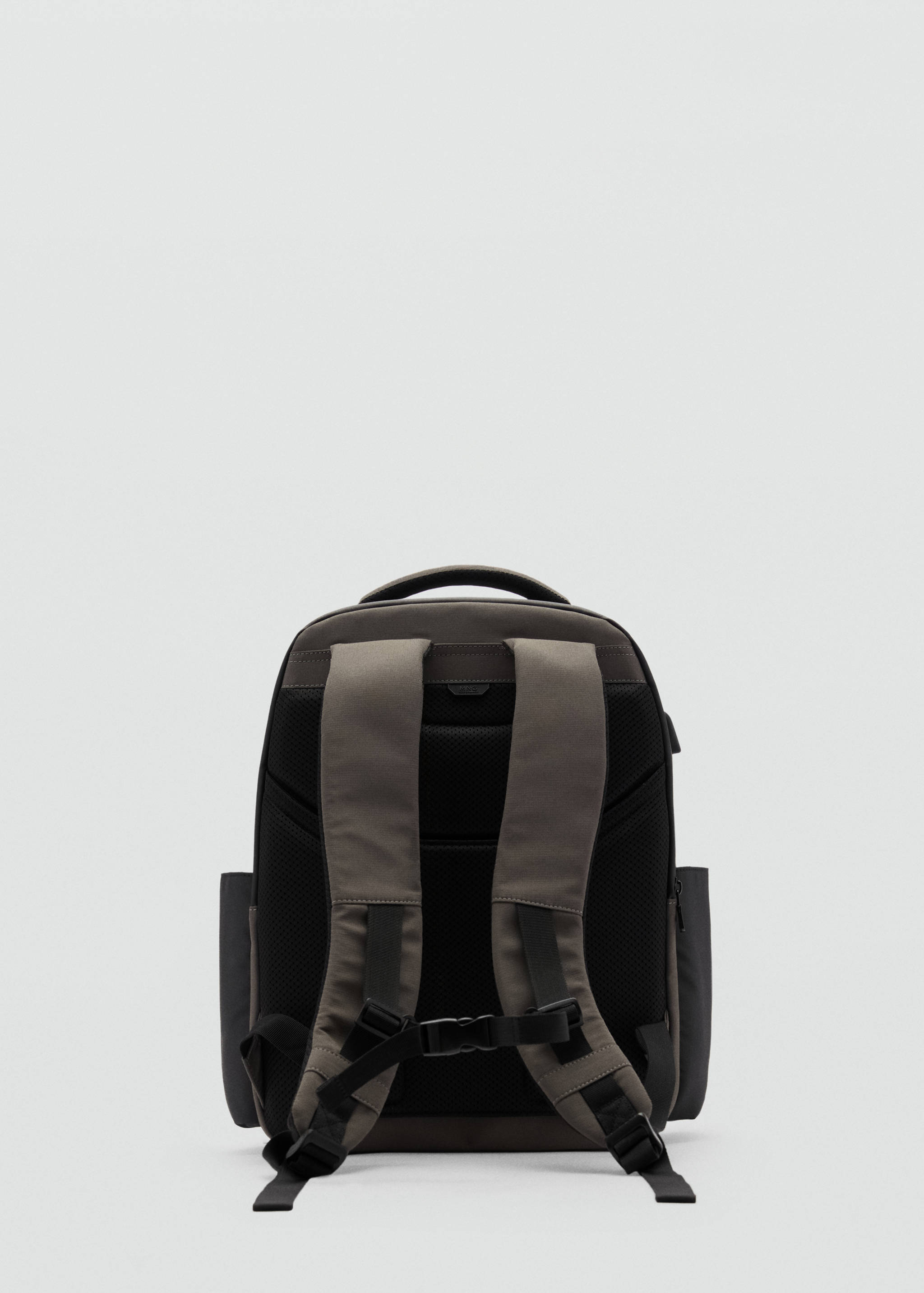 Wasserabweisender Rucksack mit USB-Anschluss - Detail des Artikels 4