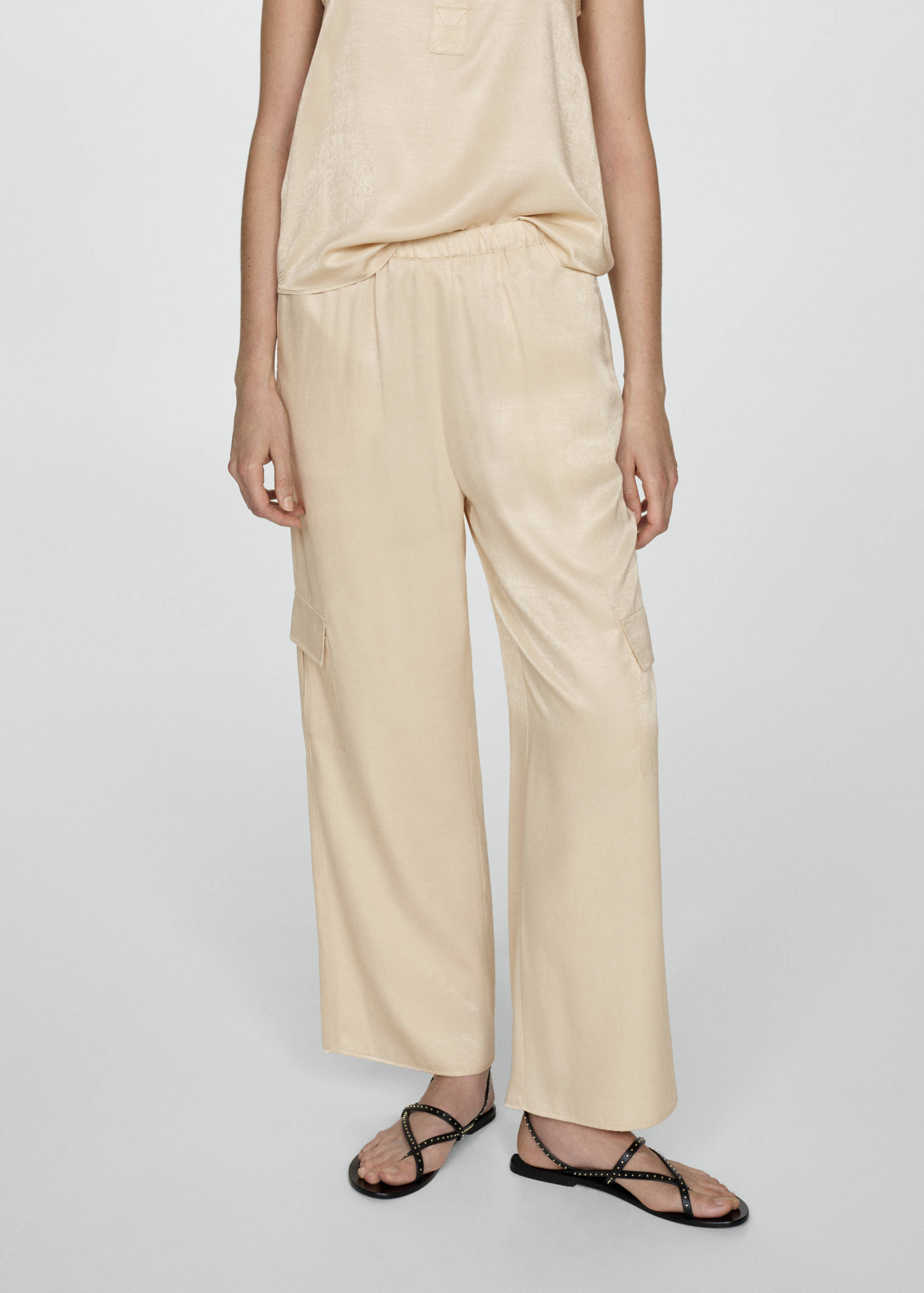 Gerade Hose mit Cargotaschen - Mittlere Ansicht