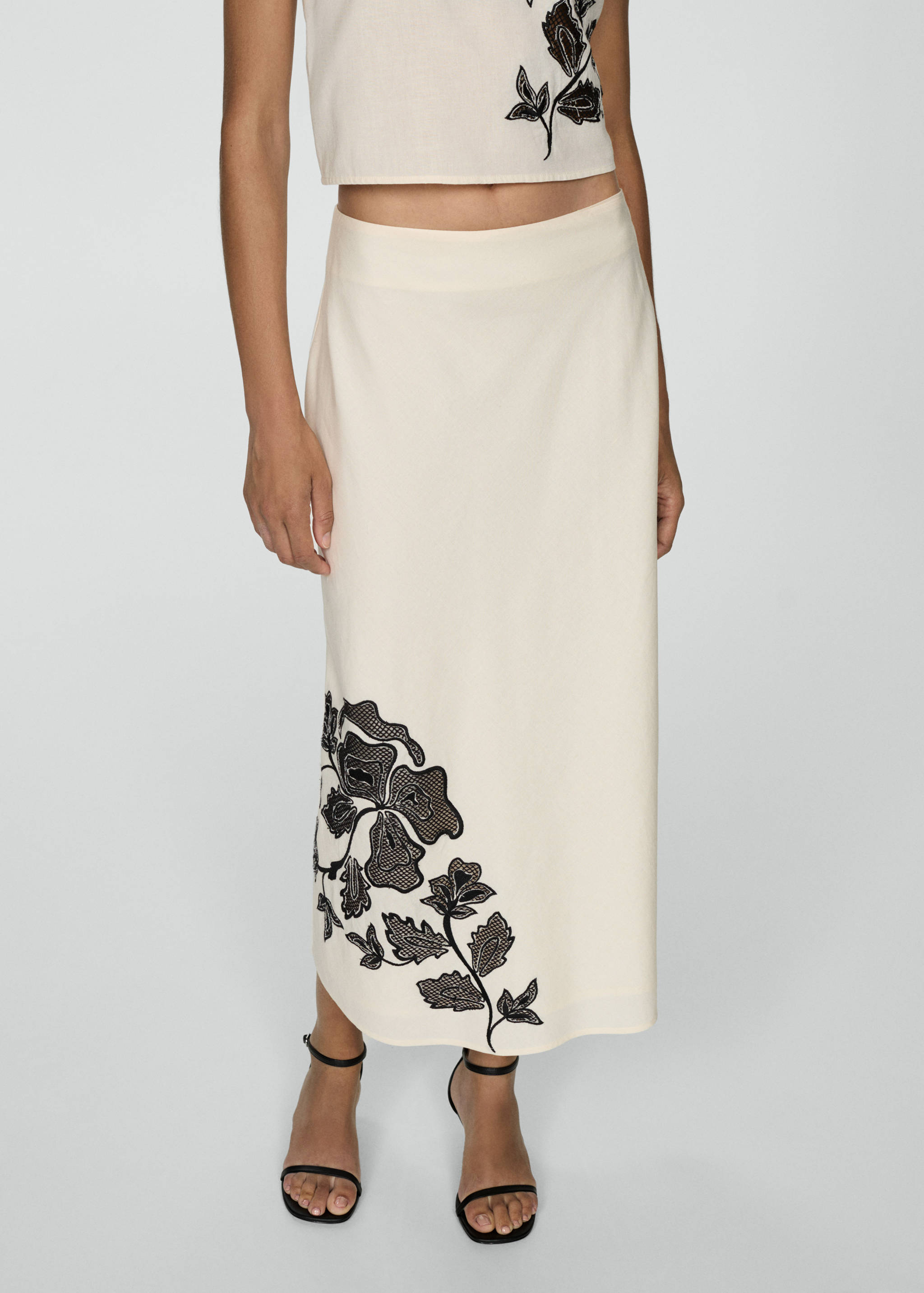 Embroidered long skirt - Medium plane