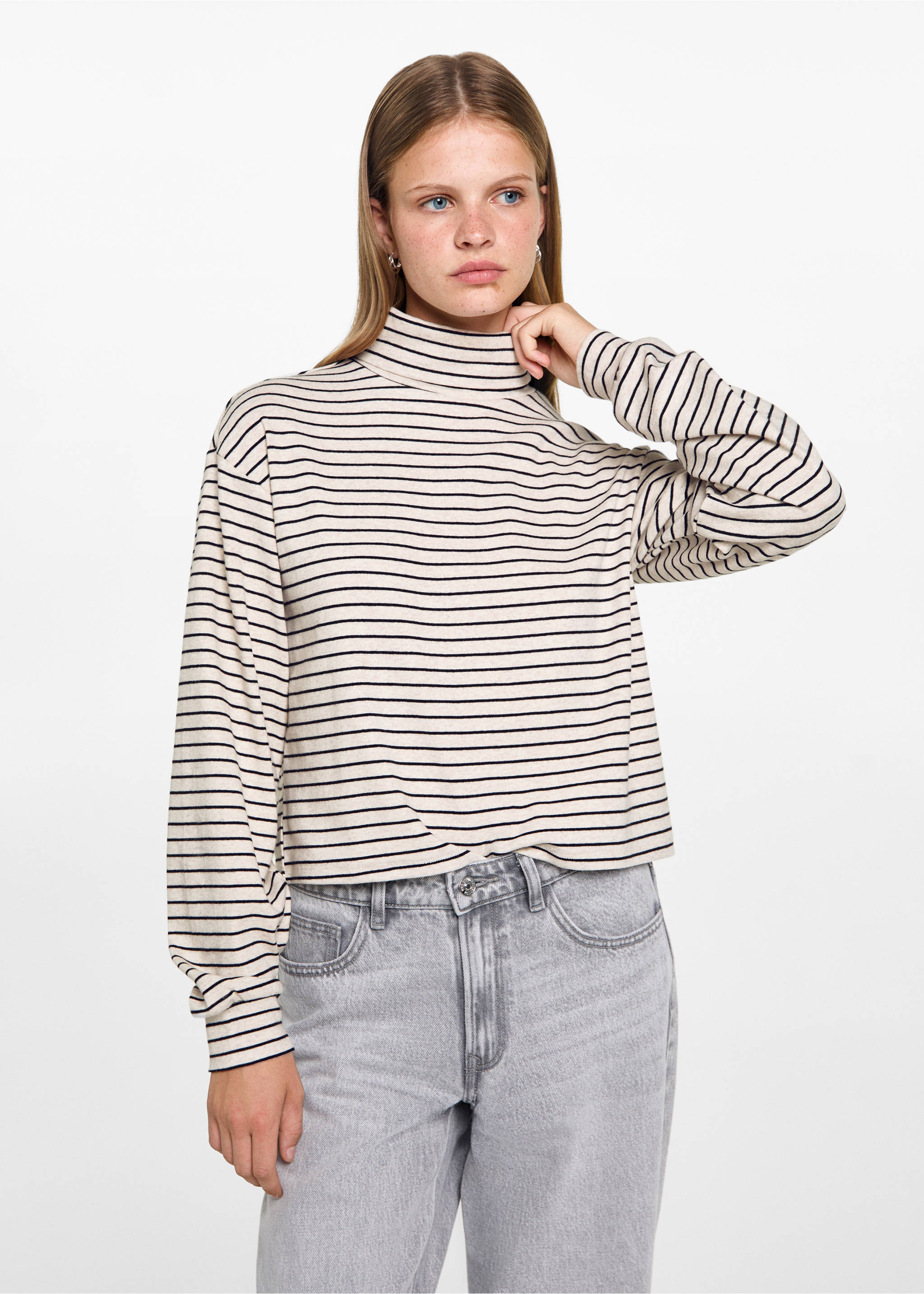 Camiseta rayas cuello alto - Plano medio, Arena. Ref: 77035986-00.