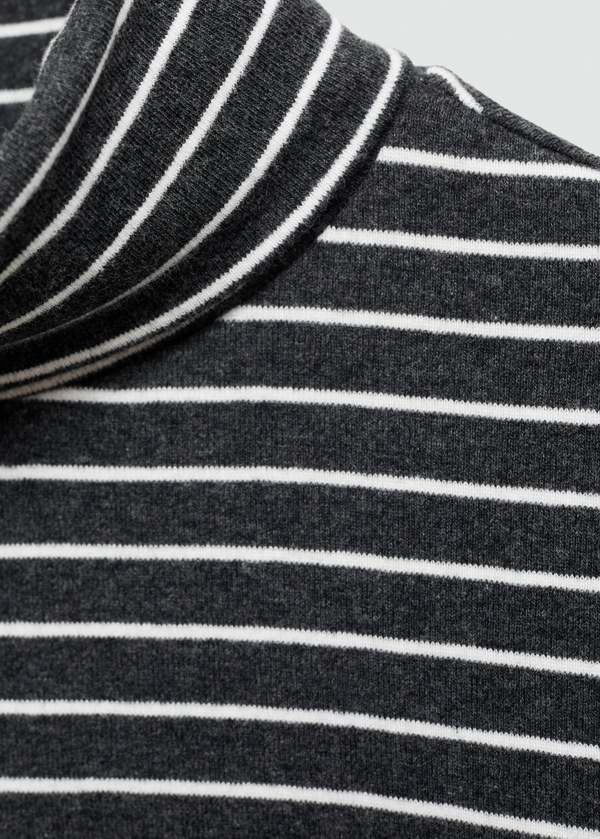 Striped turtleneck T-shirt - Details of the article 8