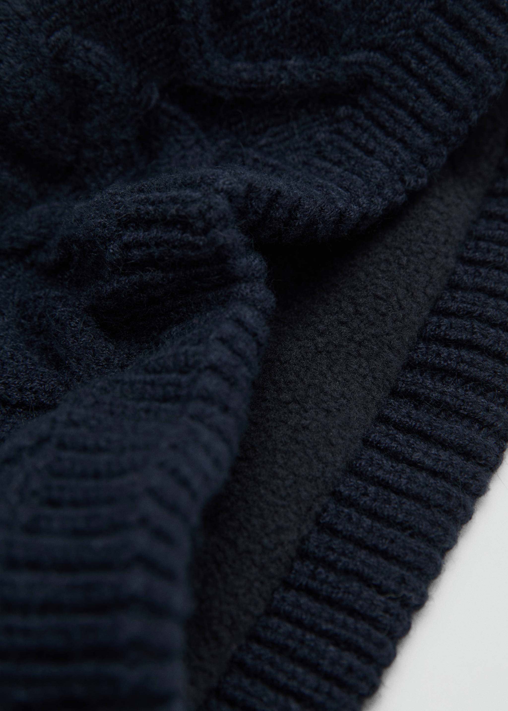 Knitted braided scarf - Medium plane