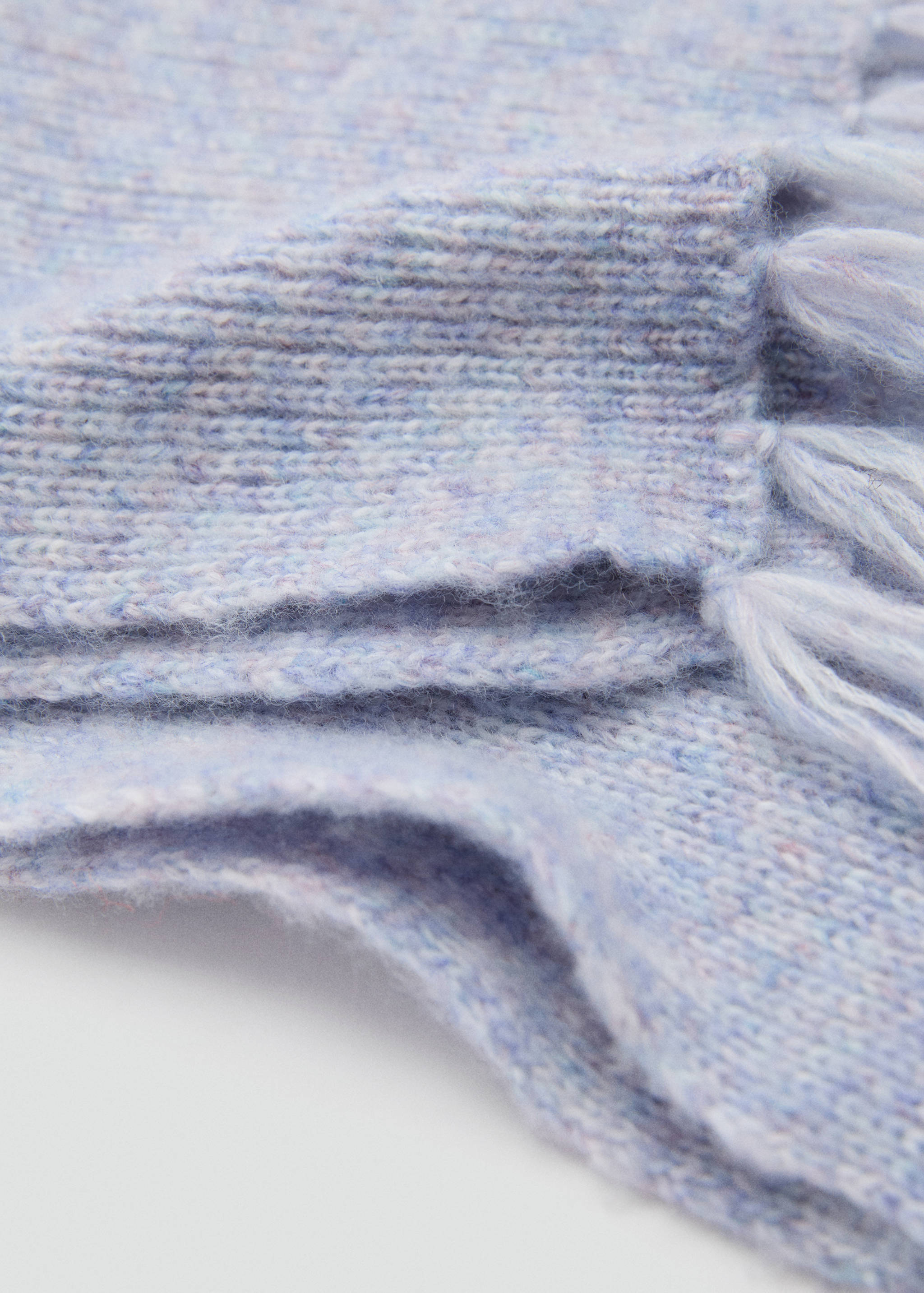 Dreifarbiger Strickschal - Mittlere Ansicht