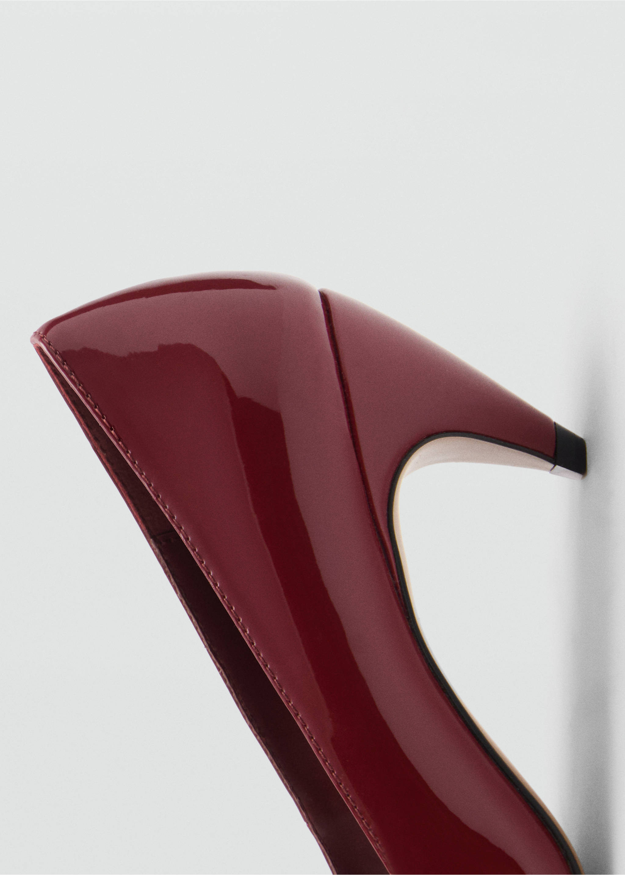 Patent leather heel shoes - Details of the article 1, Red. Ref: 77035999-00.