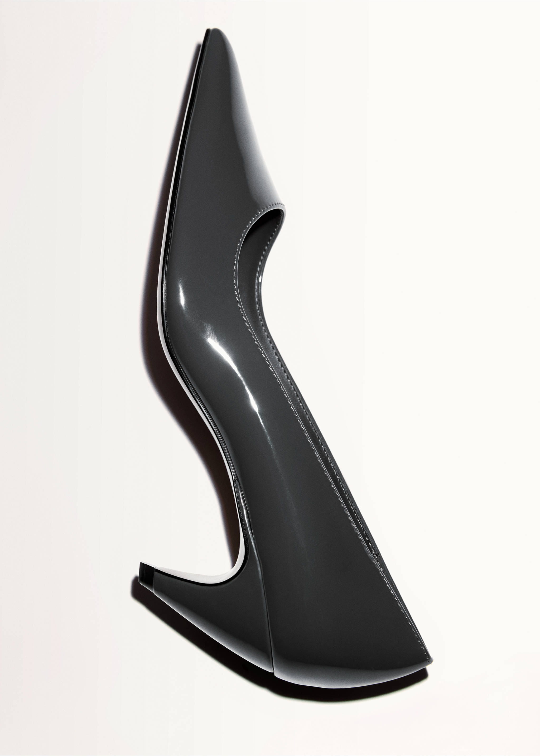 Patent leather heel shoes - Details of the article 5, Grey. Ref: 77035999-00.