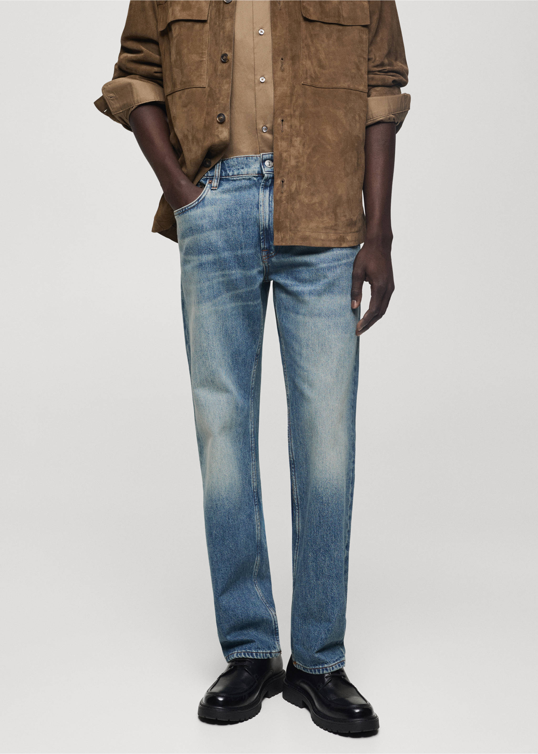 Straight-fit jeans with frayed effect - Medium plane, Medium Vintage Blue. Ref: 77036003-00.