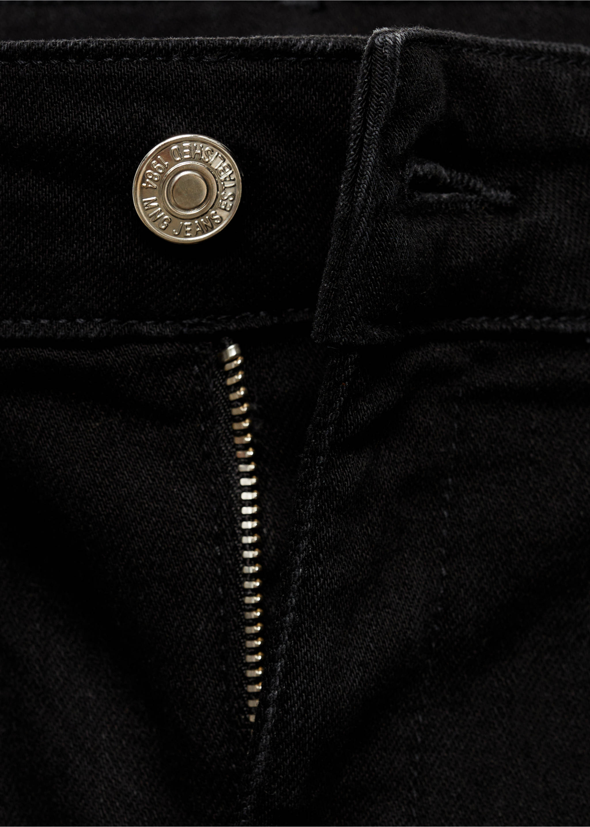 Flared-Jeans mit Taschen in Cropped-Länge - Detail des Artikels 8, Black denim. Ref: 77036356-00.