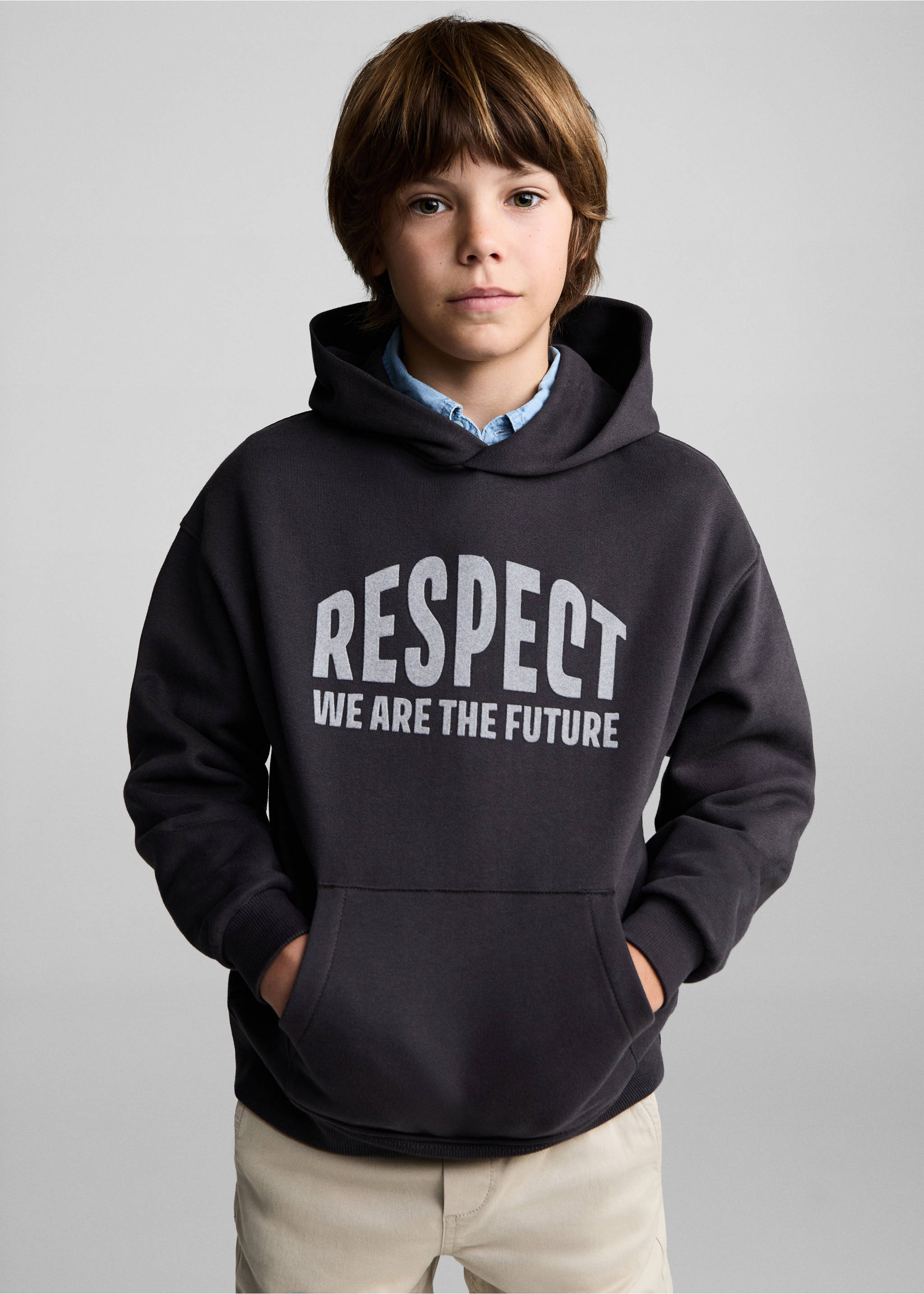 Sudadera estampada capucha - Plano medio, Gris antracita. Ref: 77036727-00.