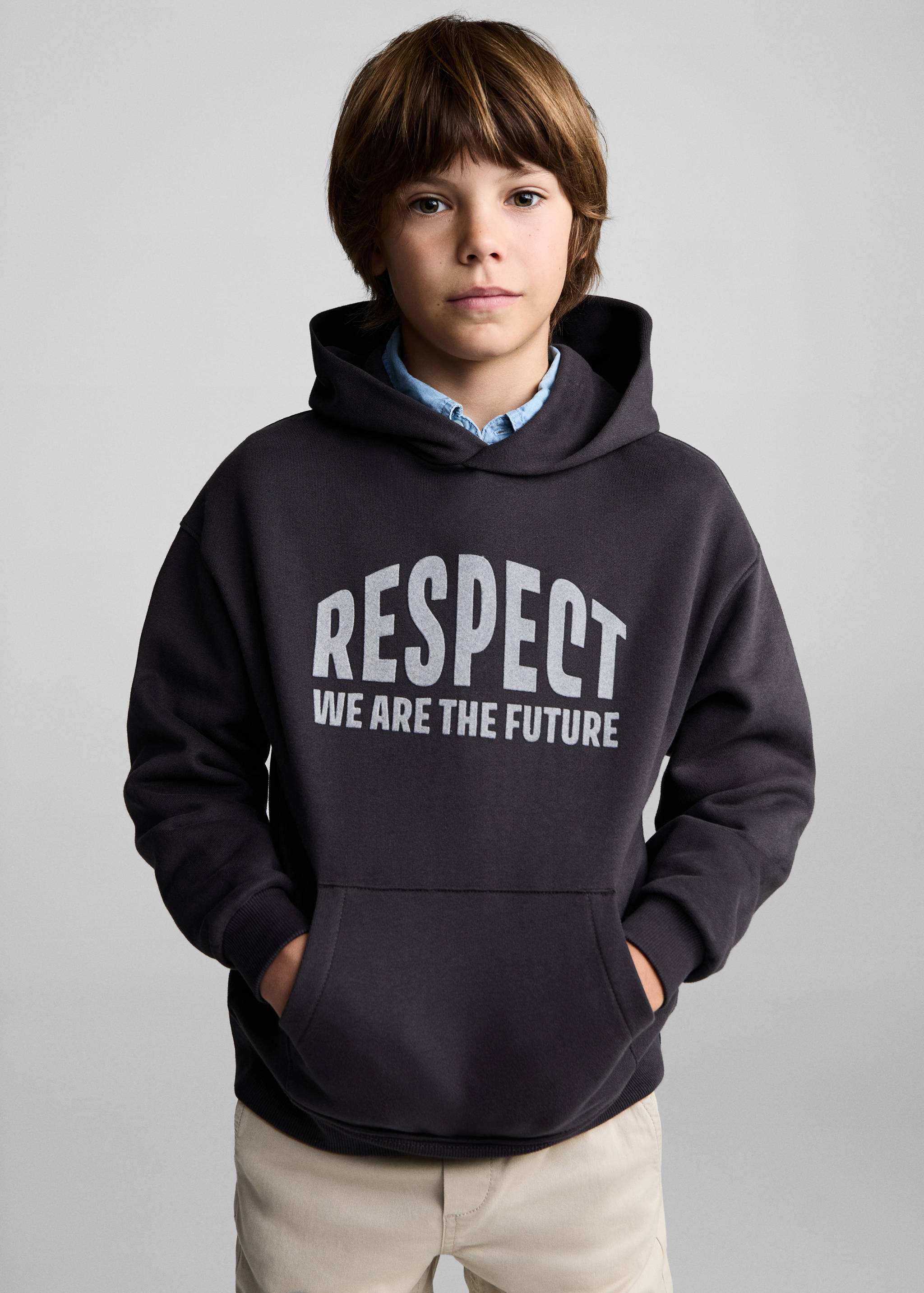 Sudadera estampada capucha - Plano medio