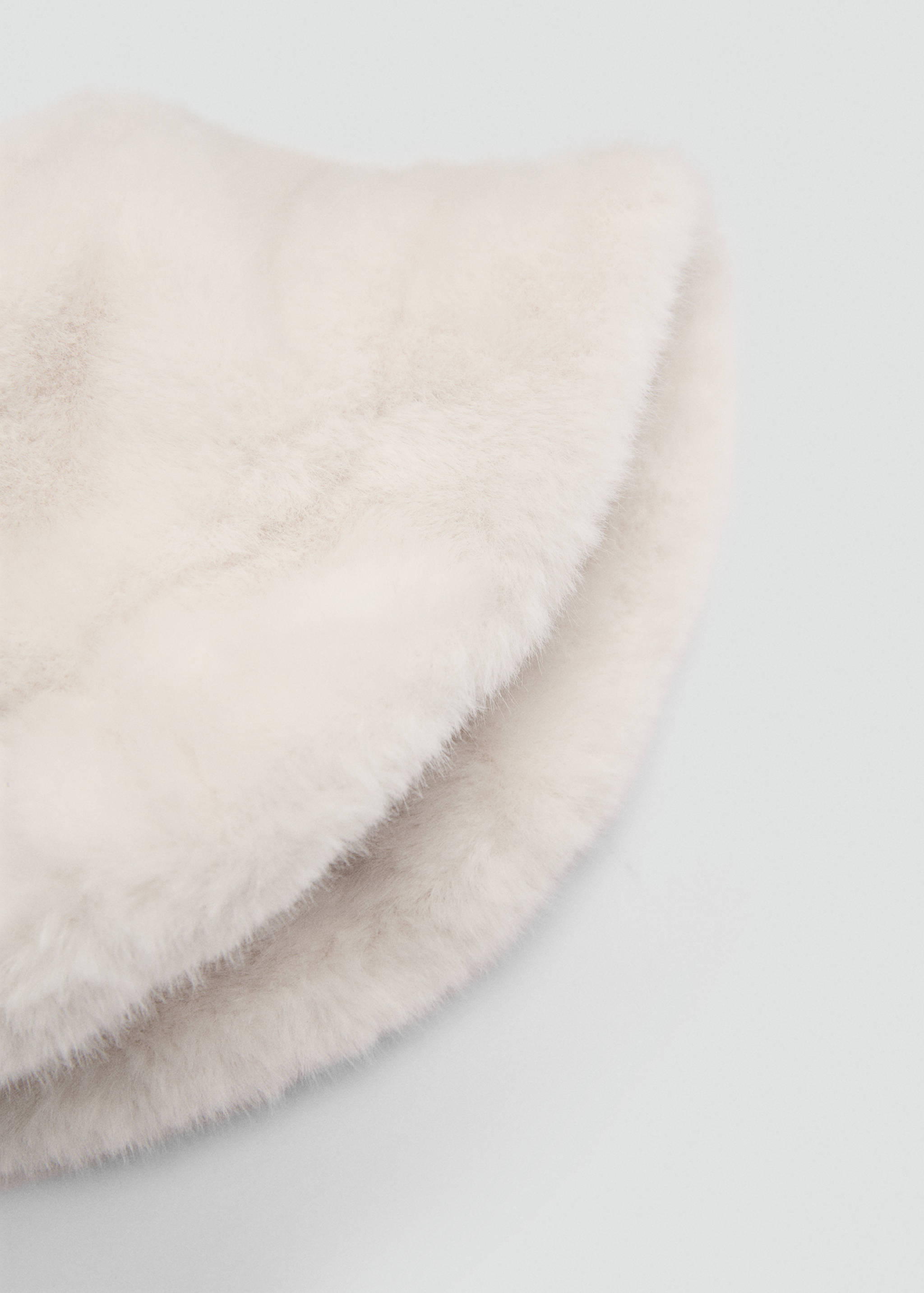 Faux-fur bucket hat - Details of the article 1
