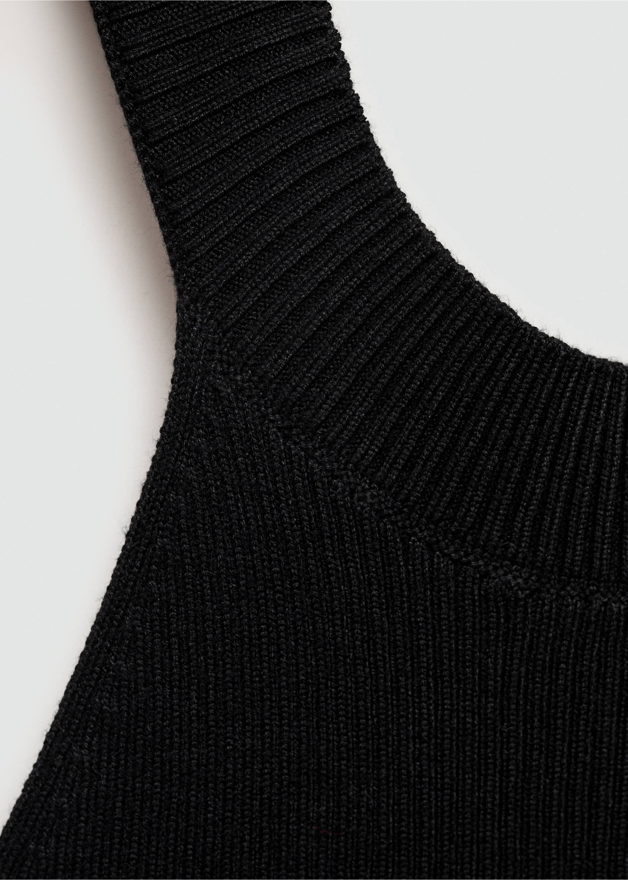 Knit halter top - Details of the article 8, Black. Ref: 77036738-00.