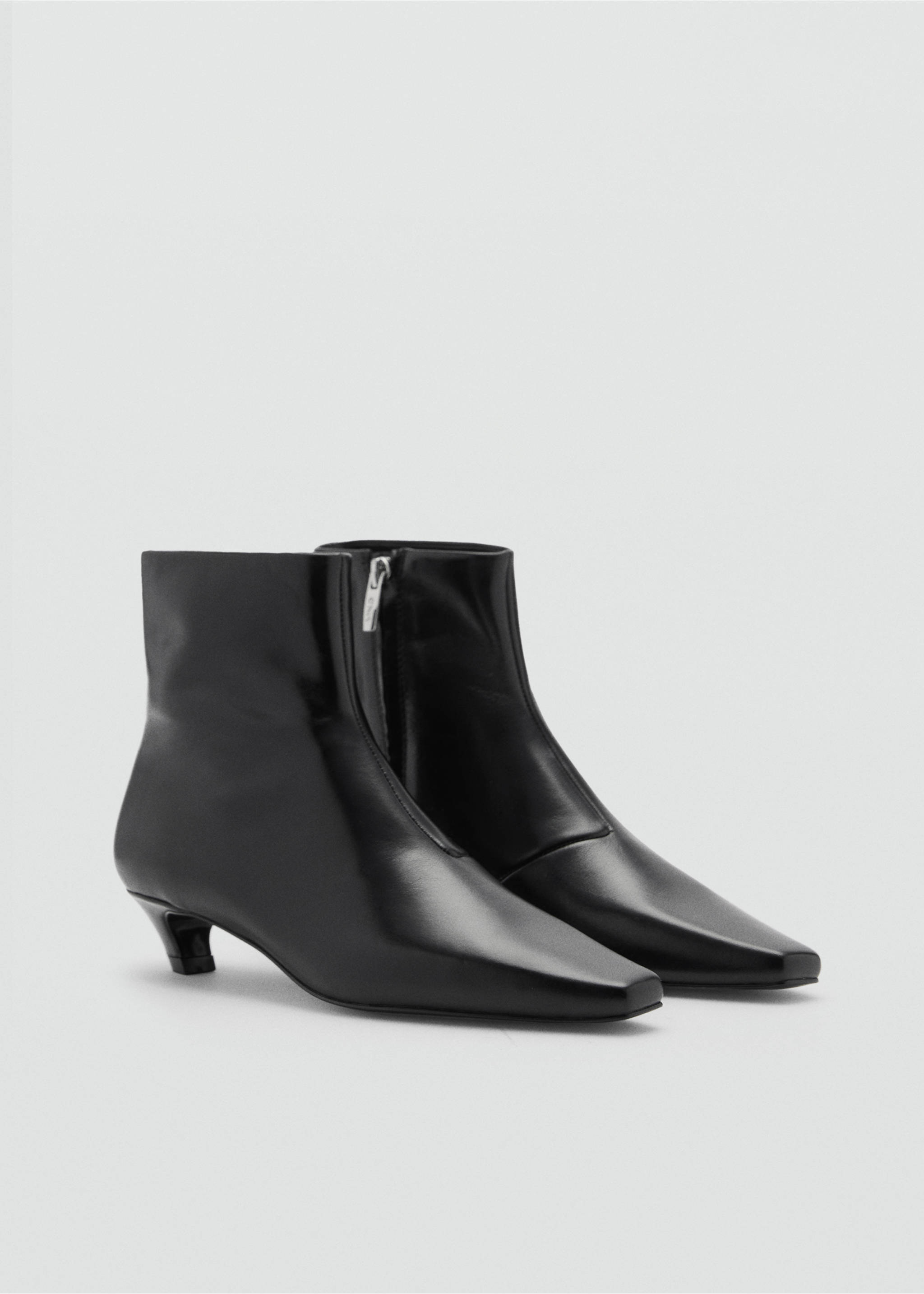 Leather boots with kitten heels - Medium plane, Black. Ref: 77036743-00.