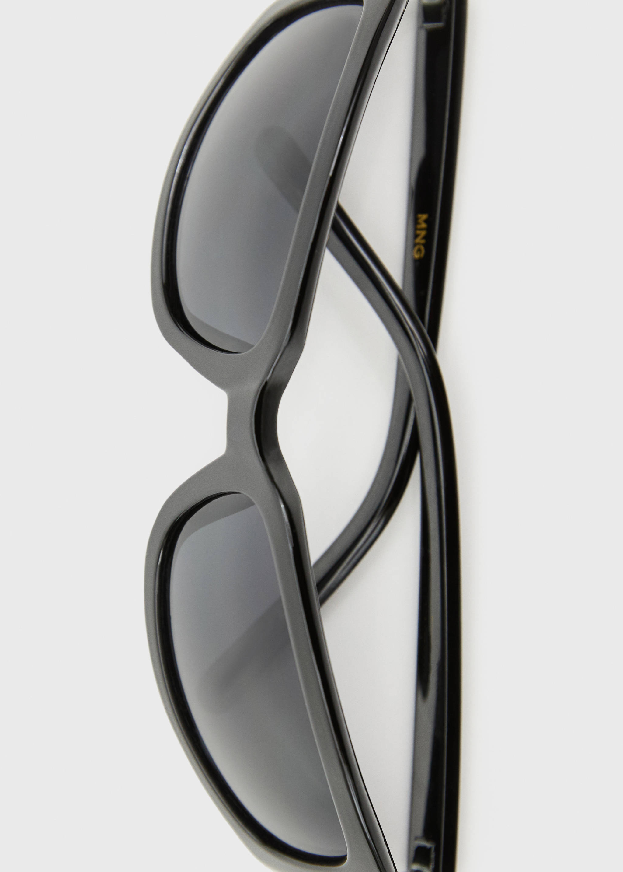 Sonnenbrille mit Metalldetail - Detail des Artikels 2