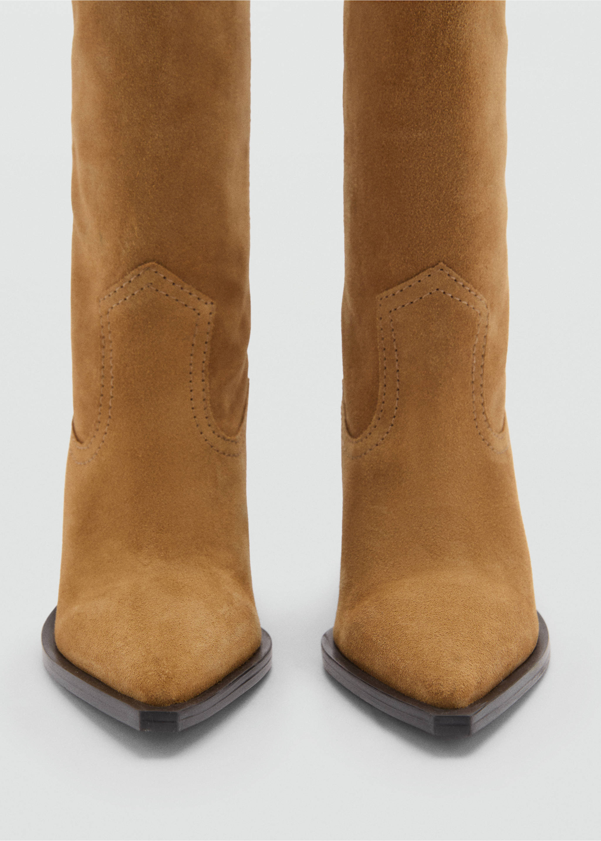 Suede cowboy boots - Details of the article 4, Tobacco Brown. Ref: 77036748-00.