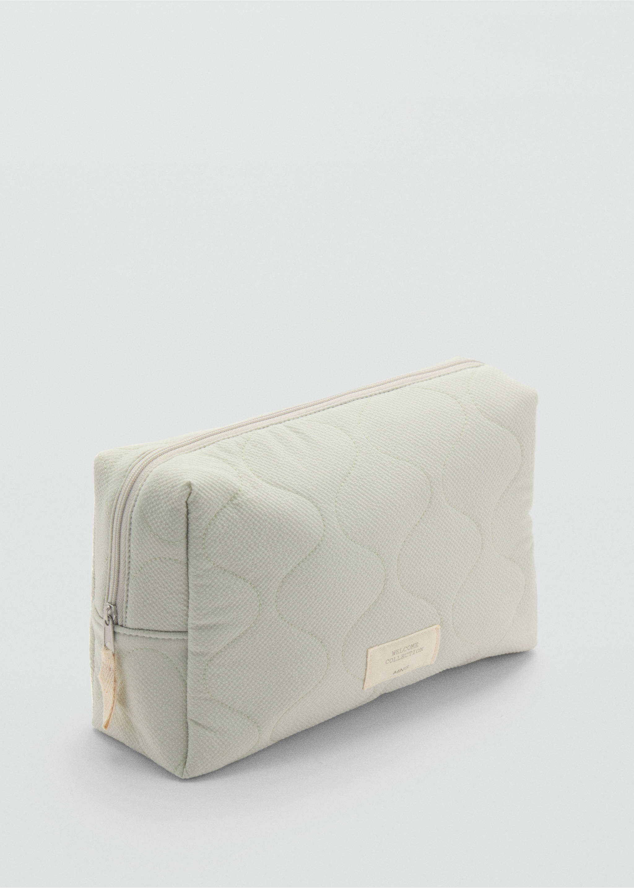 Quilted cosmetic bag - Medium plane, Pastel Green. Ref: 77036749-00.