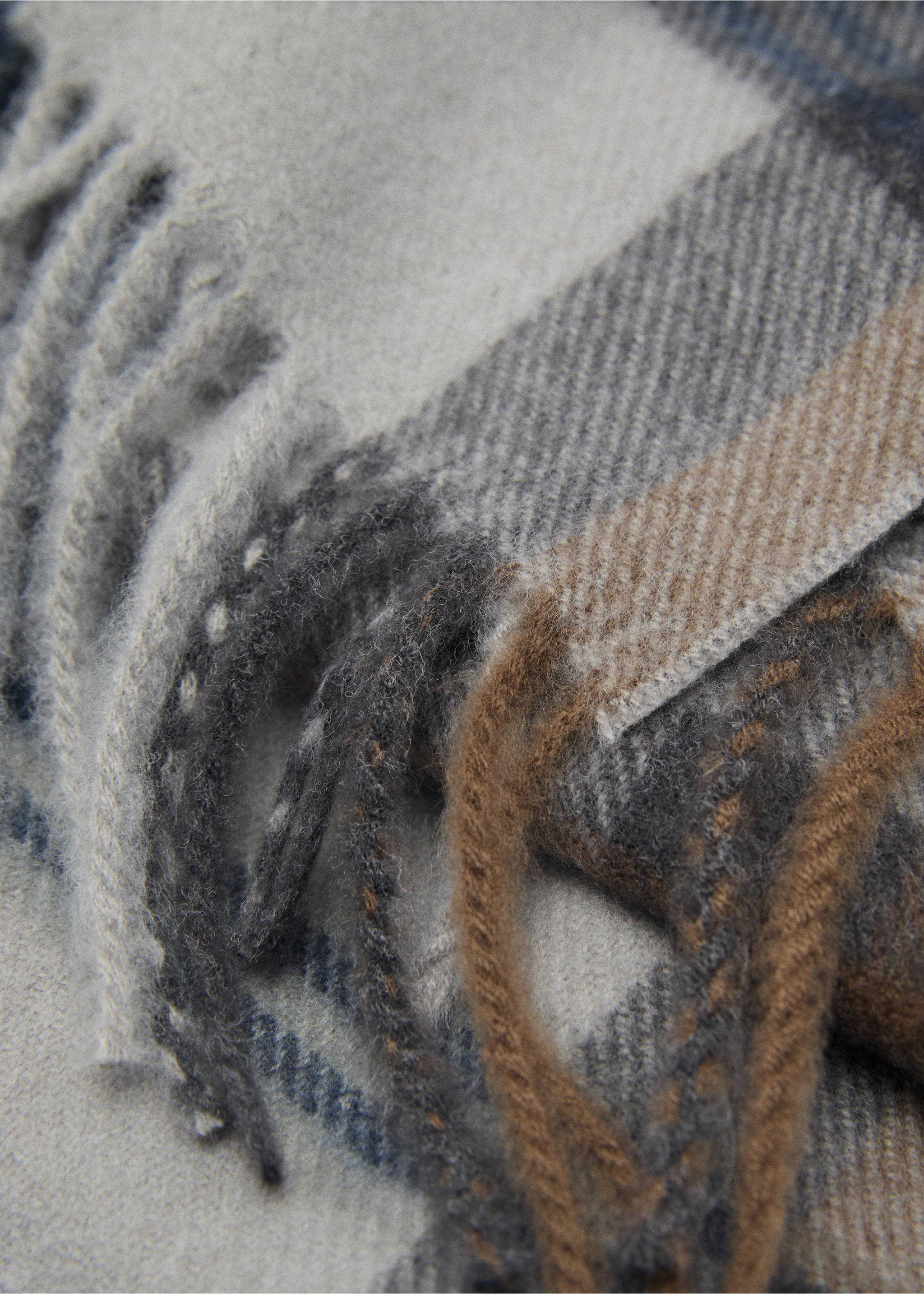 Check fringed scarf - Medium plane, Grey. Ref: 77037114-00.
