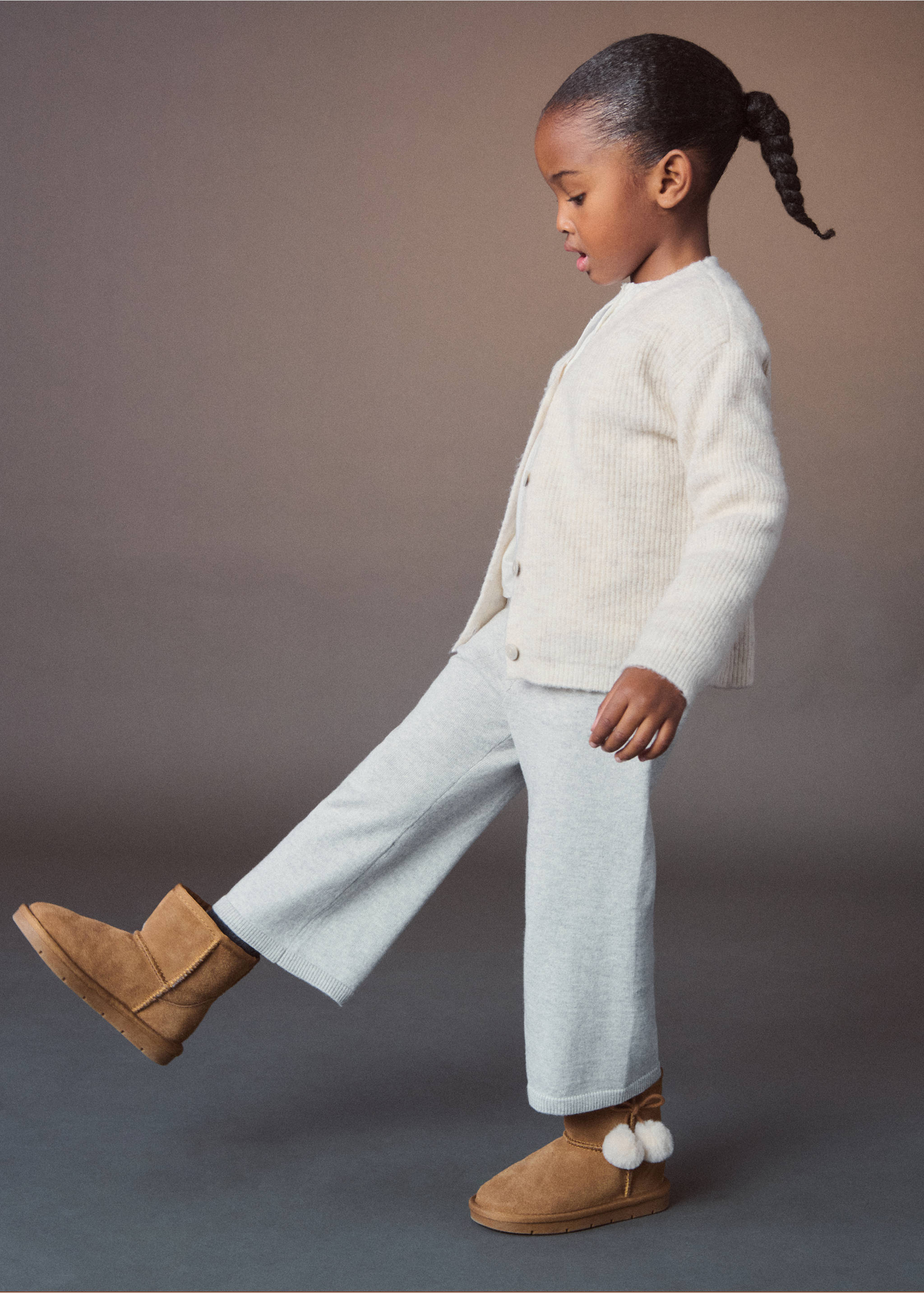 Bota piel caña baja - Detalle del artículo 5, Marrón medio. Ref: 77037118-00.