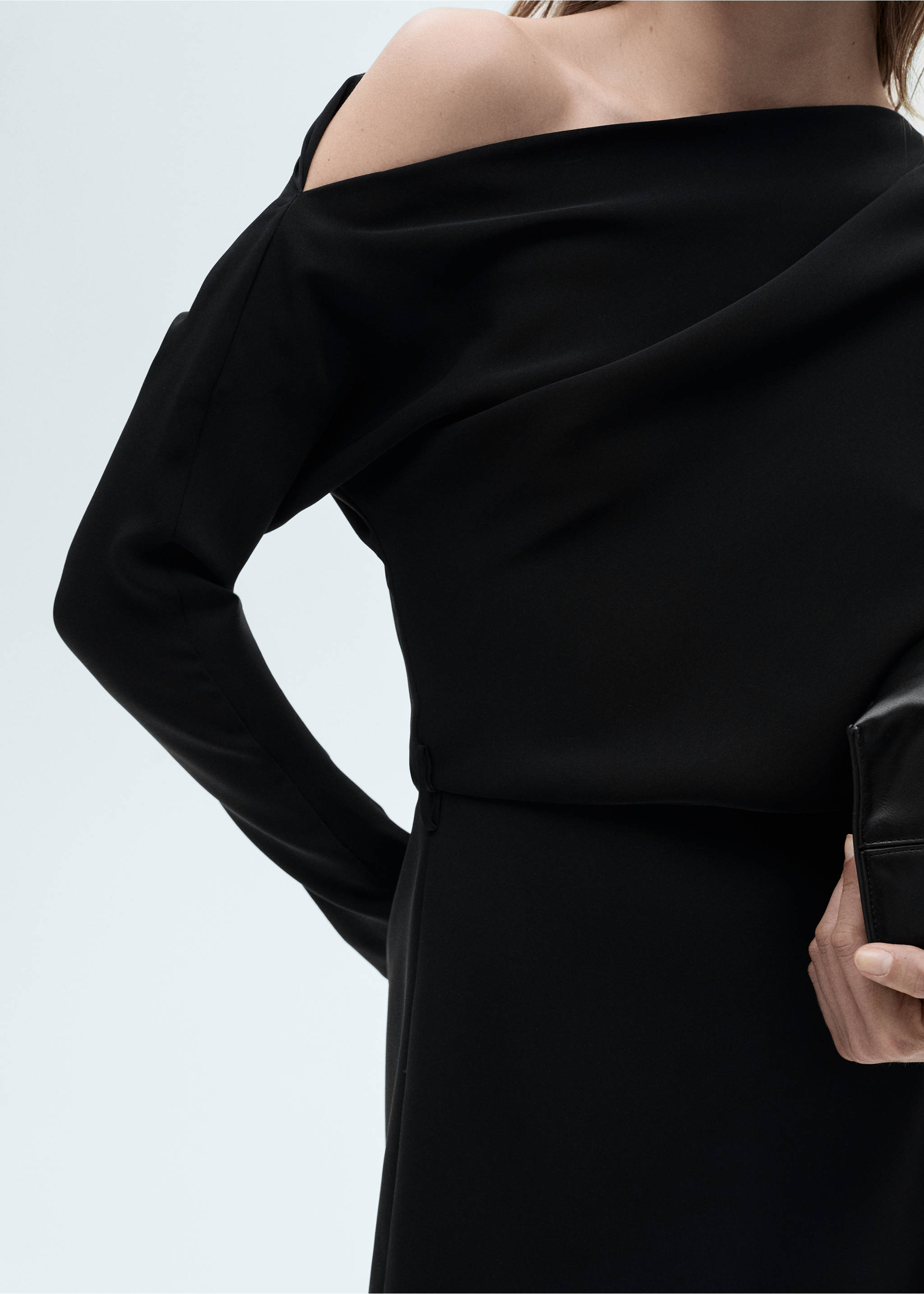 Asymmetrical dress with belt - Details of the article 3, Black. Ref: 77037644-00.
