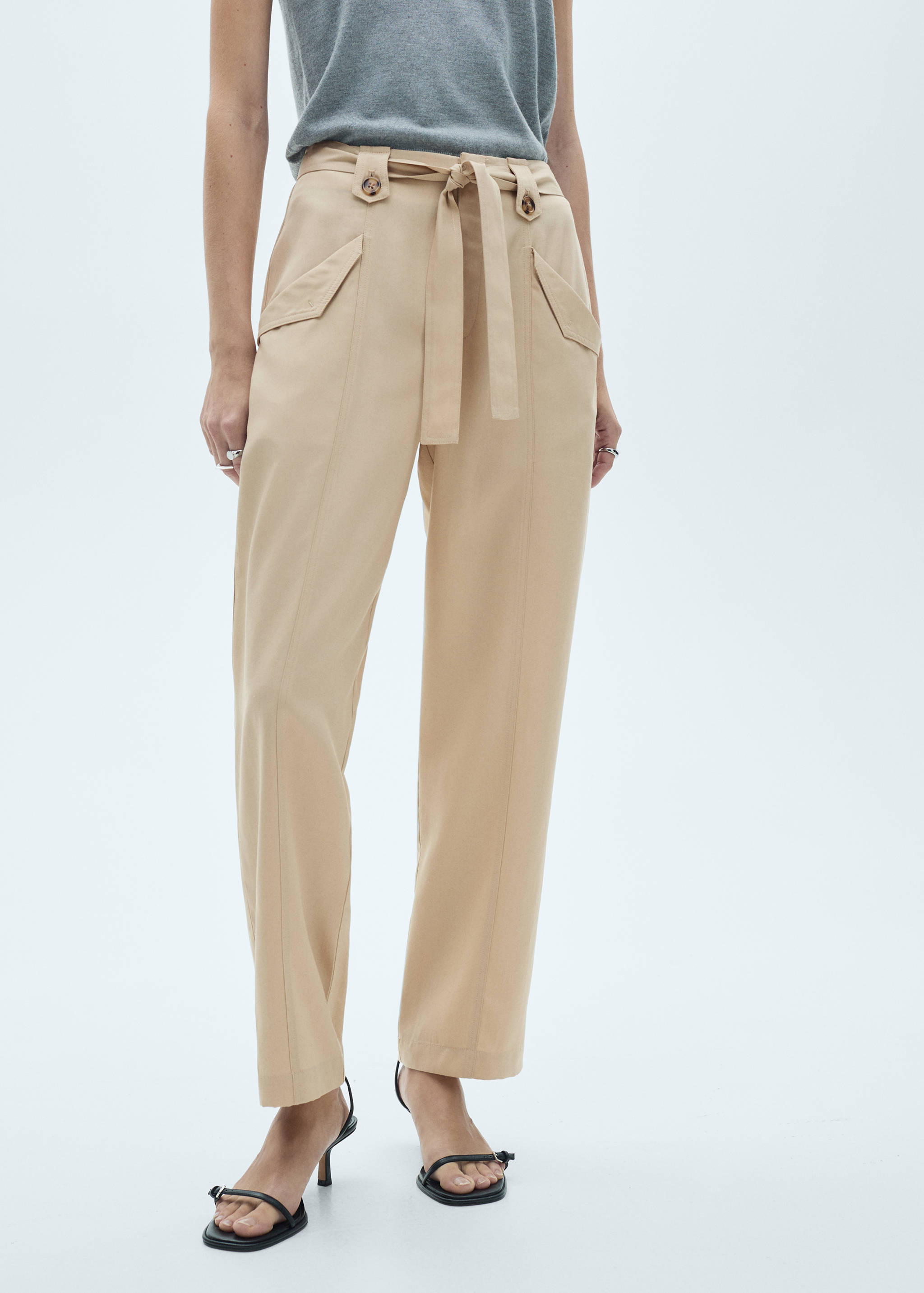 Pants with button loops and bow - Medium plane