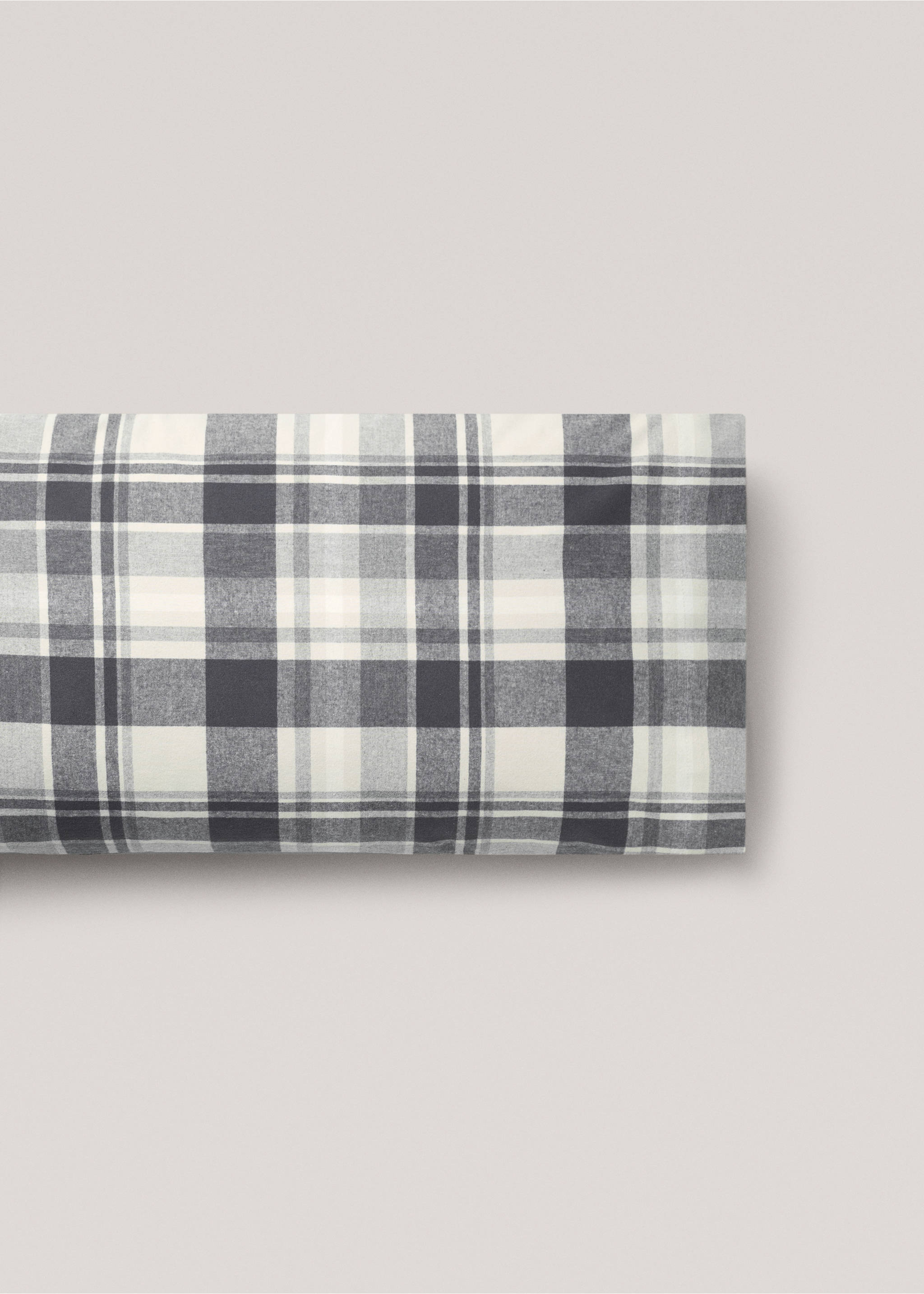 Cotton flannel checkered pillowcase 45x110cm - Article without model, Grey. Ref: 77037658-00.