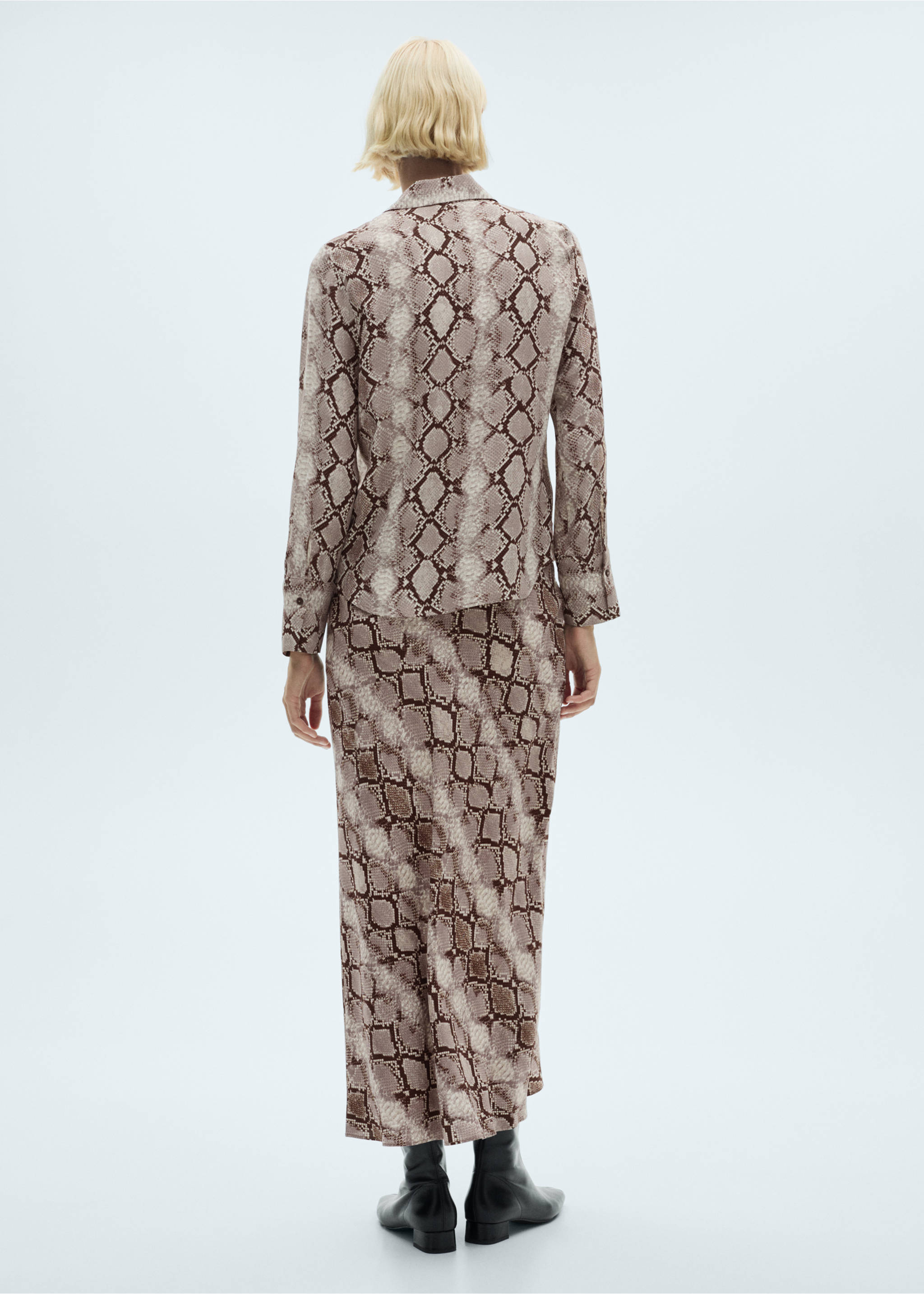 Fließendes Hemd mit Animal-Print - Rückseite des Artikels, Braun. Ref: 77037669-00.