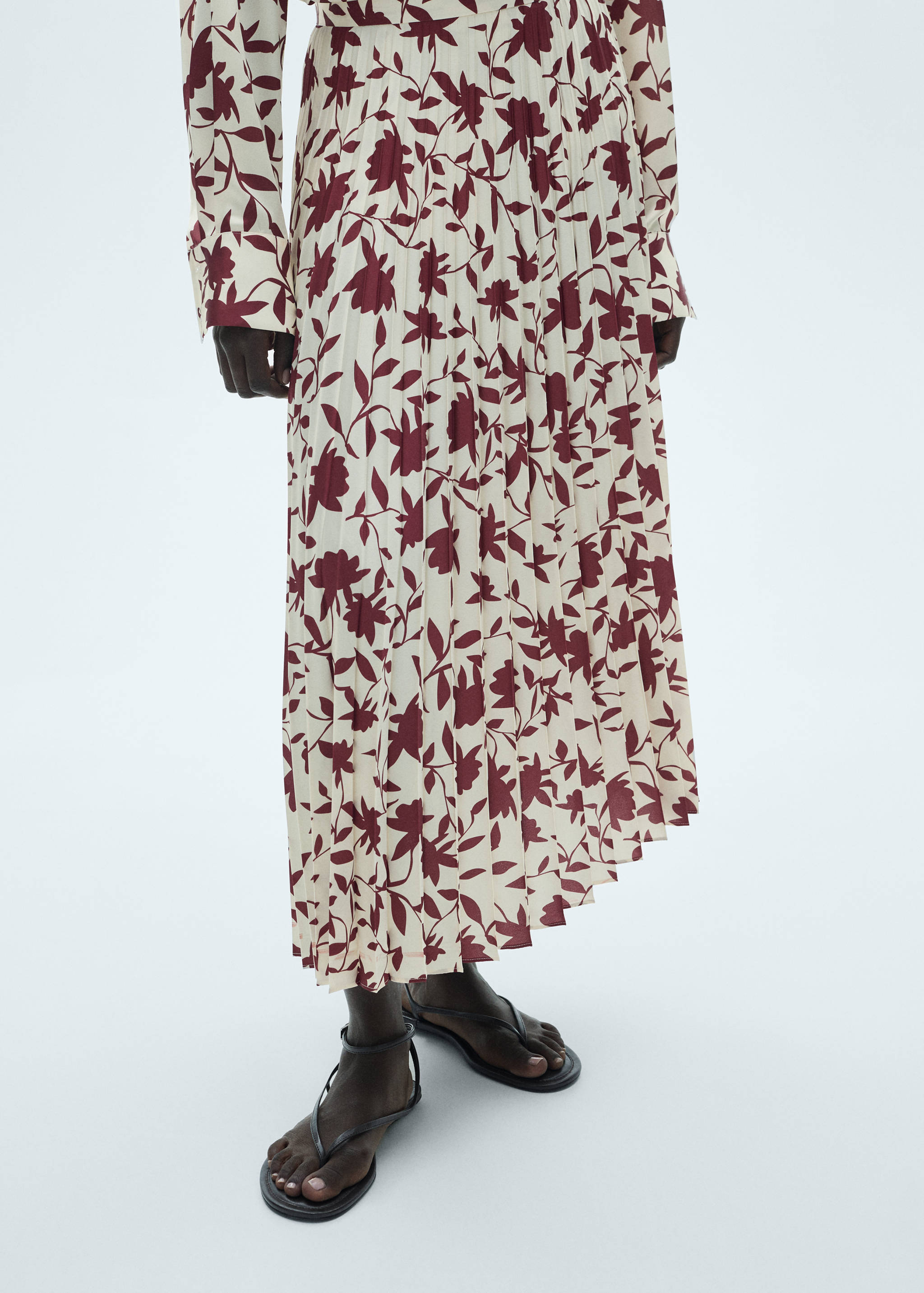 Pleated skirt with floral print - Medium plane