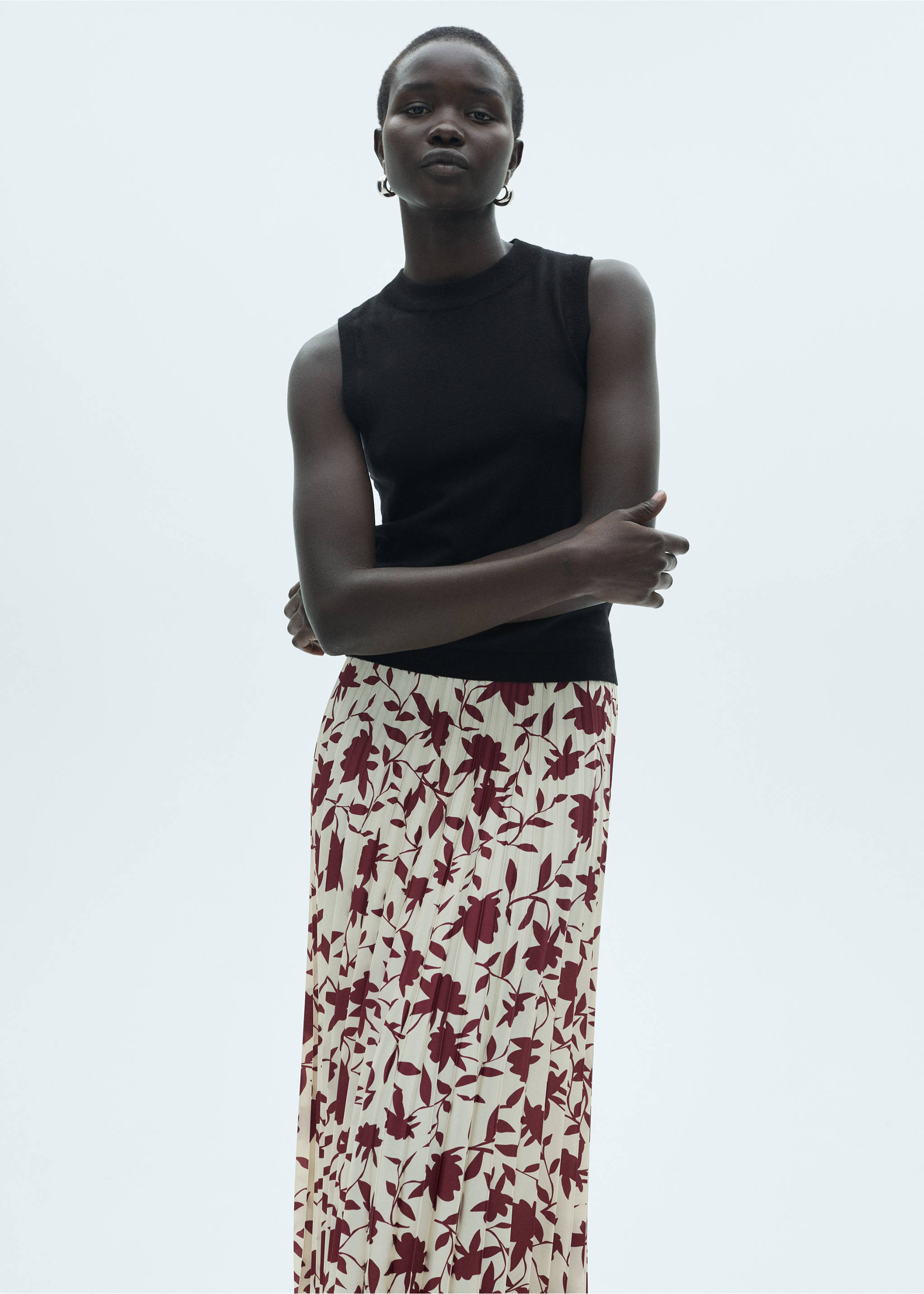 Pleated skirt with floral print - Details of the article 2, Off White. Ref: 77037676-00.