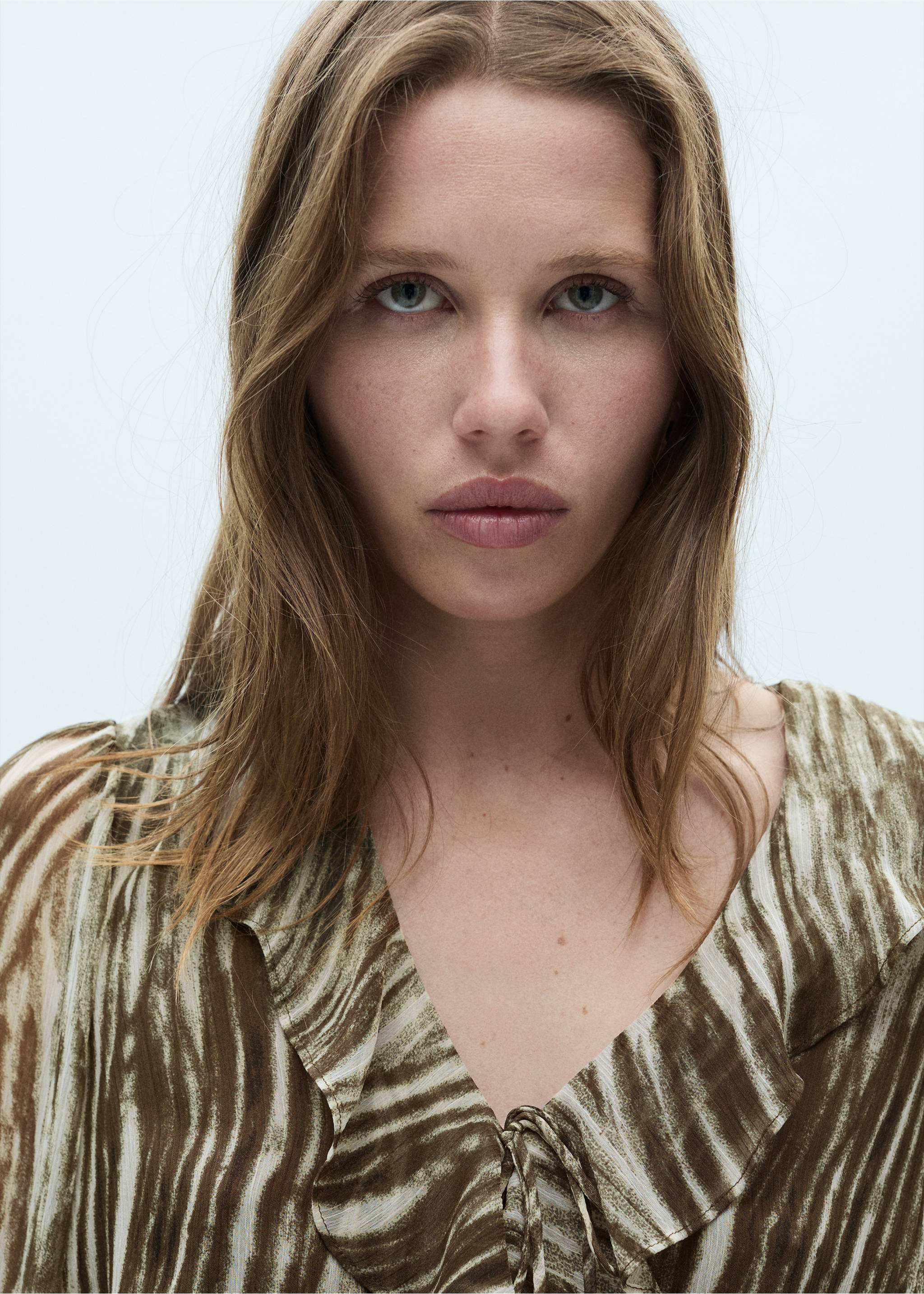 Vestido corto estampado volantes - Detalle del artículo 1, Verde. Ref: 77037686-00.