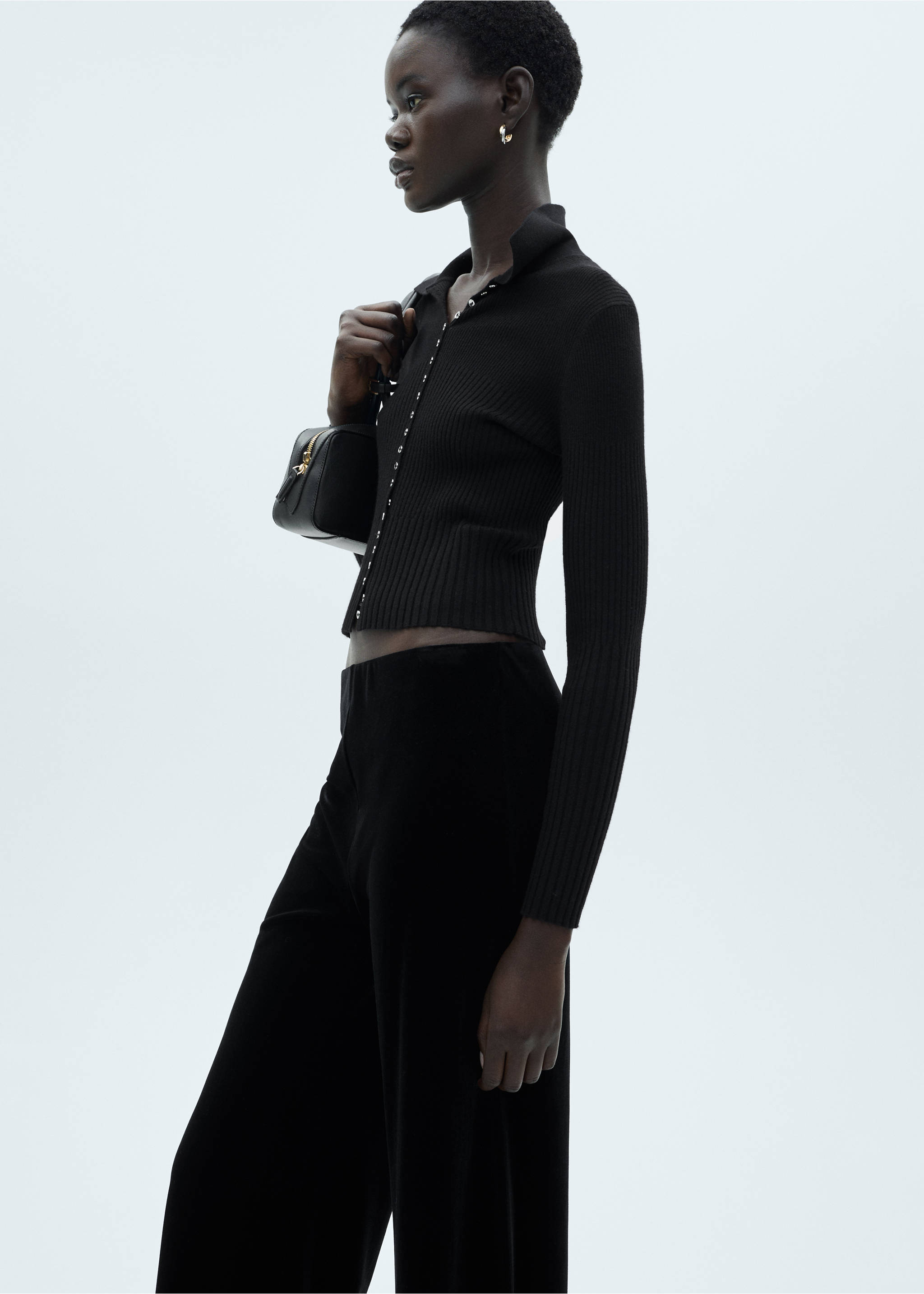 Velvet wide leg trousers - Details of the article 1, Black. Ref: 77037687-00.