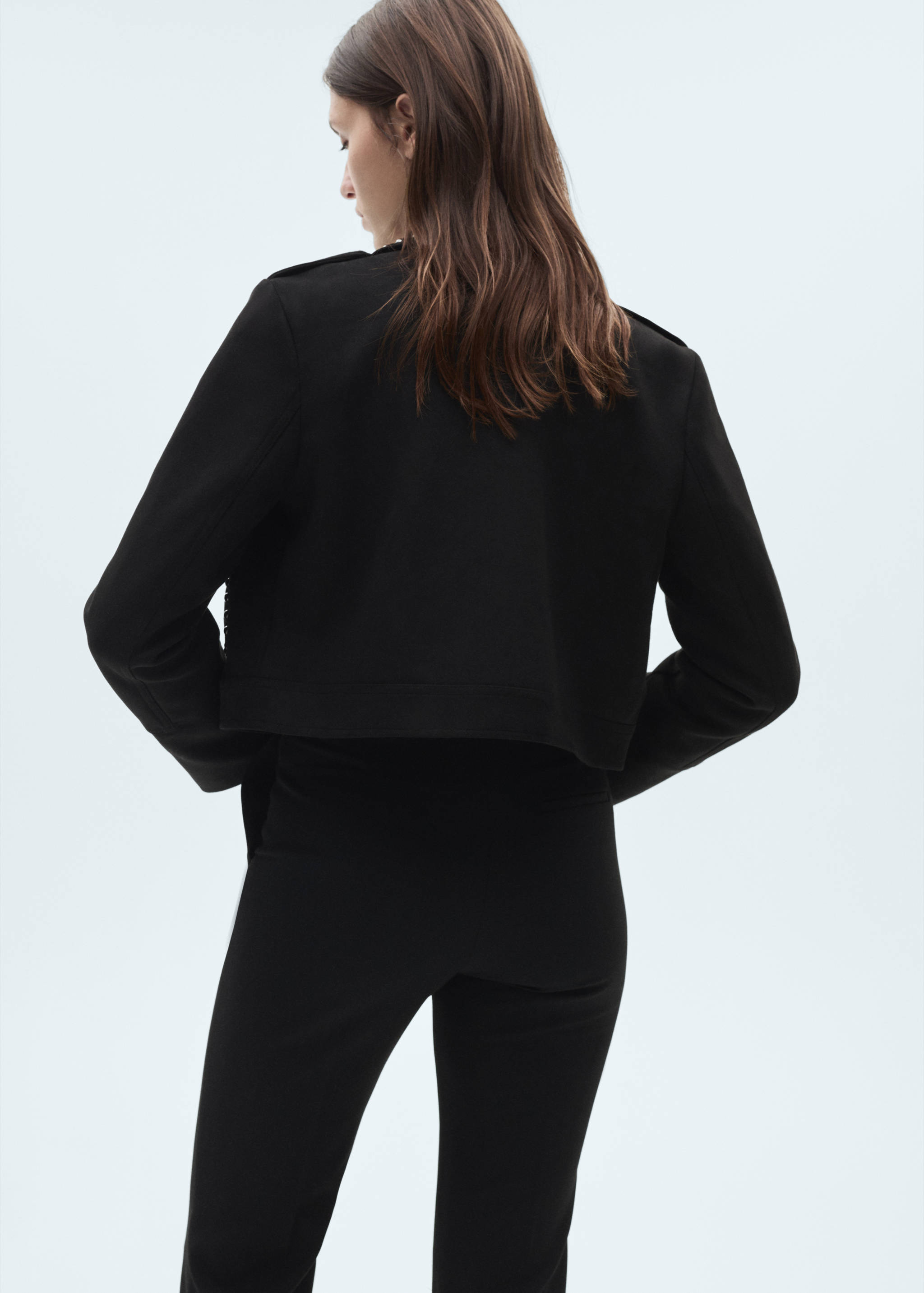 Chaqueta detalle tachuelas - Reverso del artículo