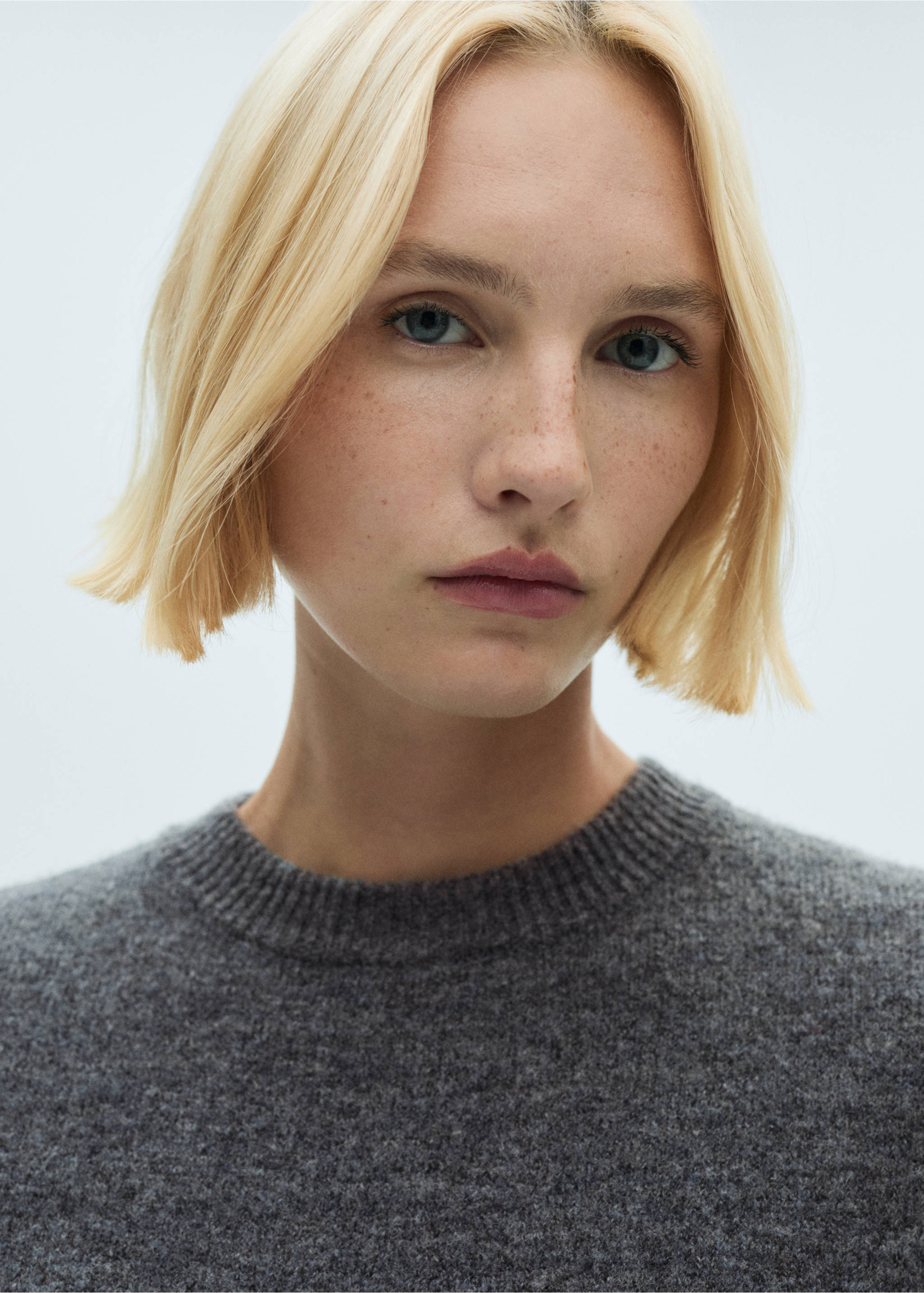 Knitted shift dress - Details of the article 1, Grey. Ref: 77037709-00.