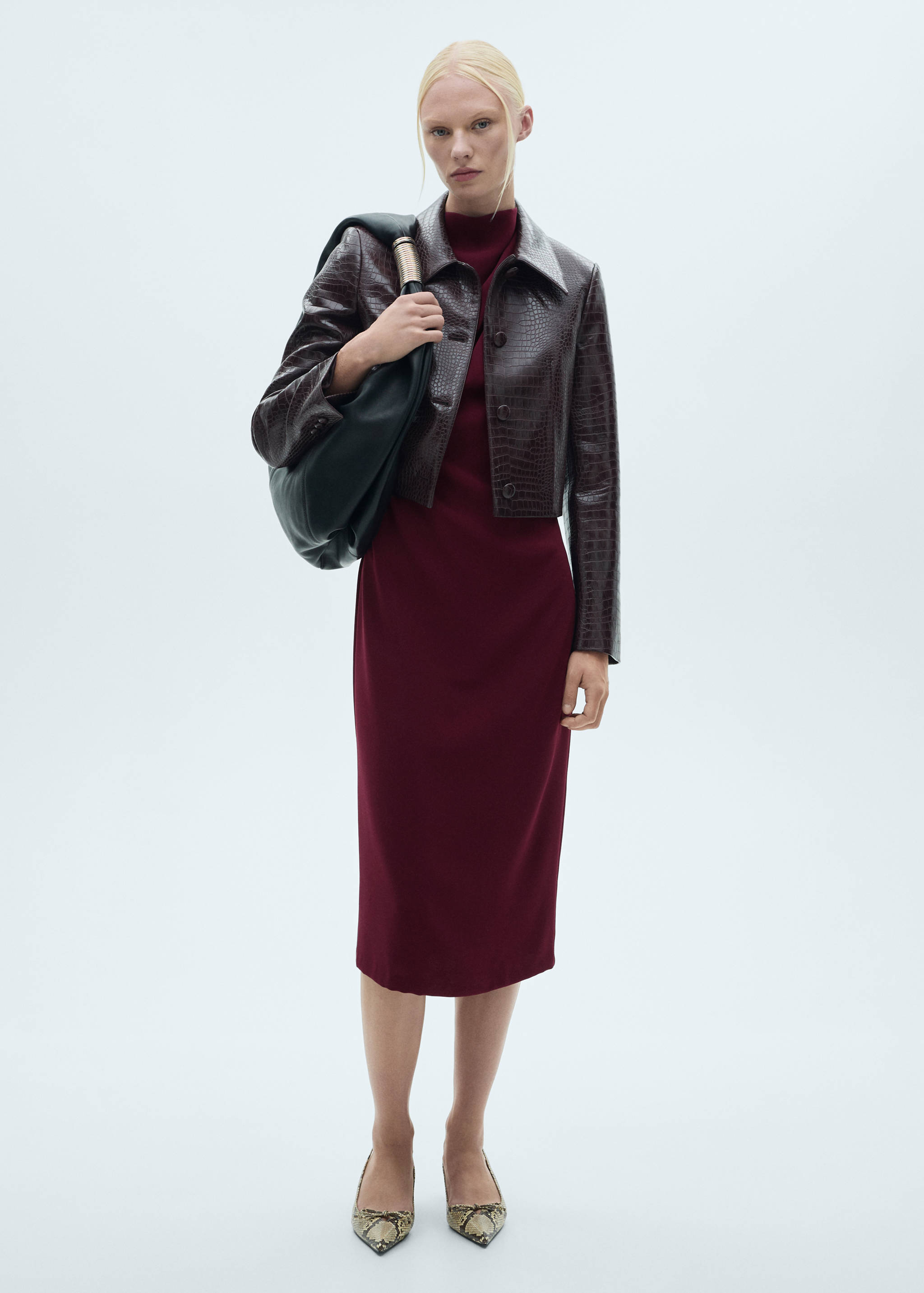 Vestido cuello alto fruncidos - Plano general