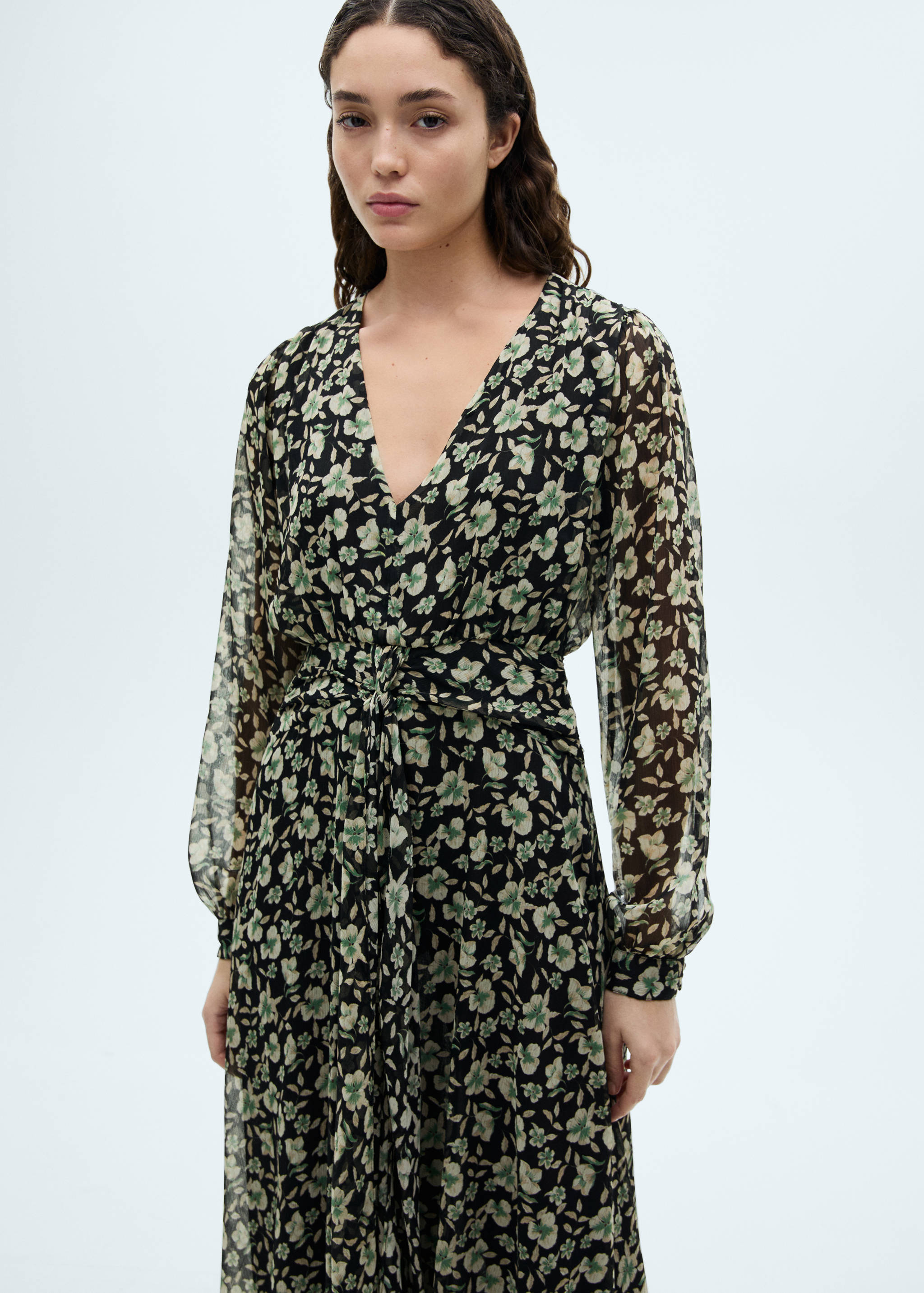 Chiffonkleid mit Blumenmuster - Mittlere Ansicht