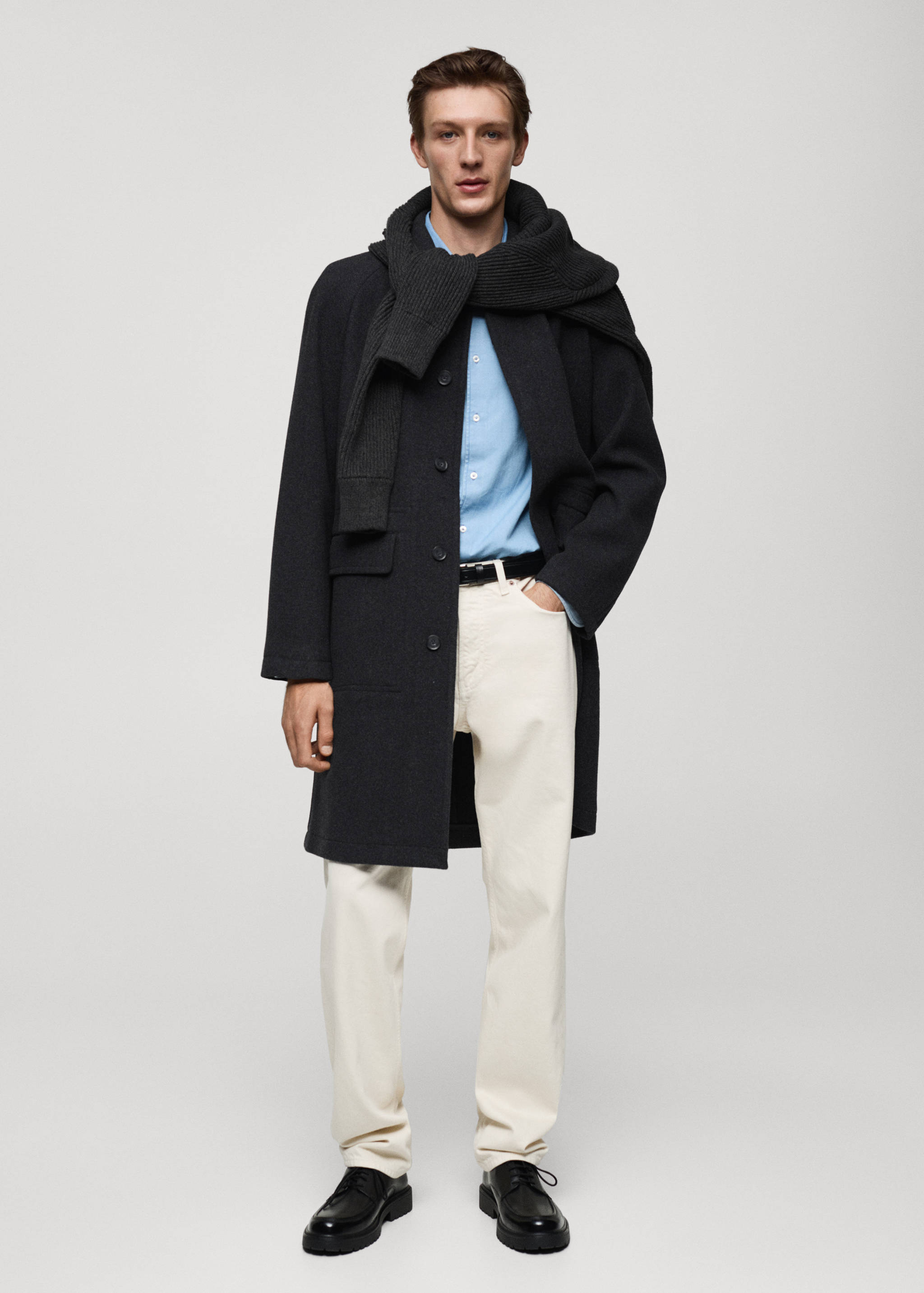 Pocketed wool coat - General plane