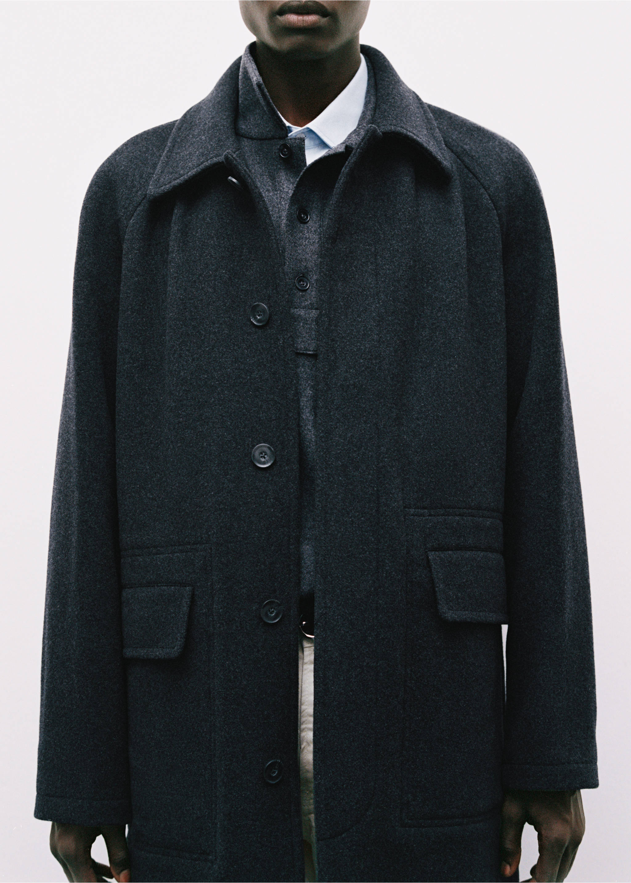 Pocketed wool coat - Details of the article 5, Charcoal. Ref: 77037914-00.