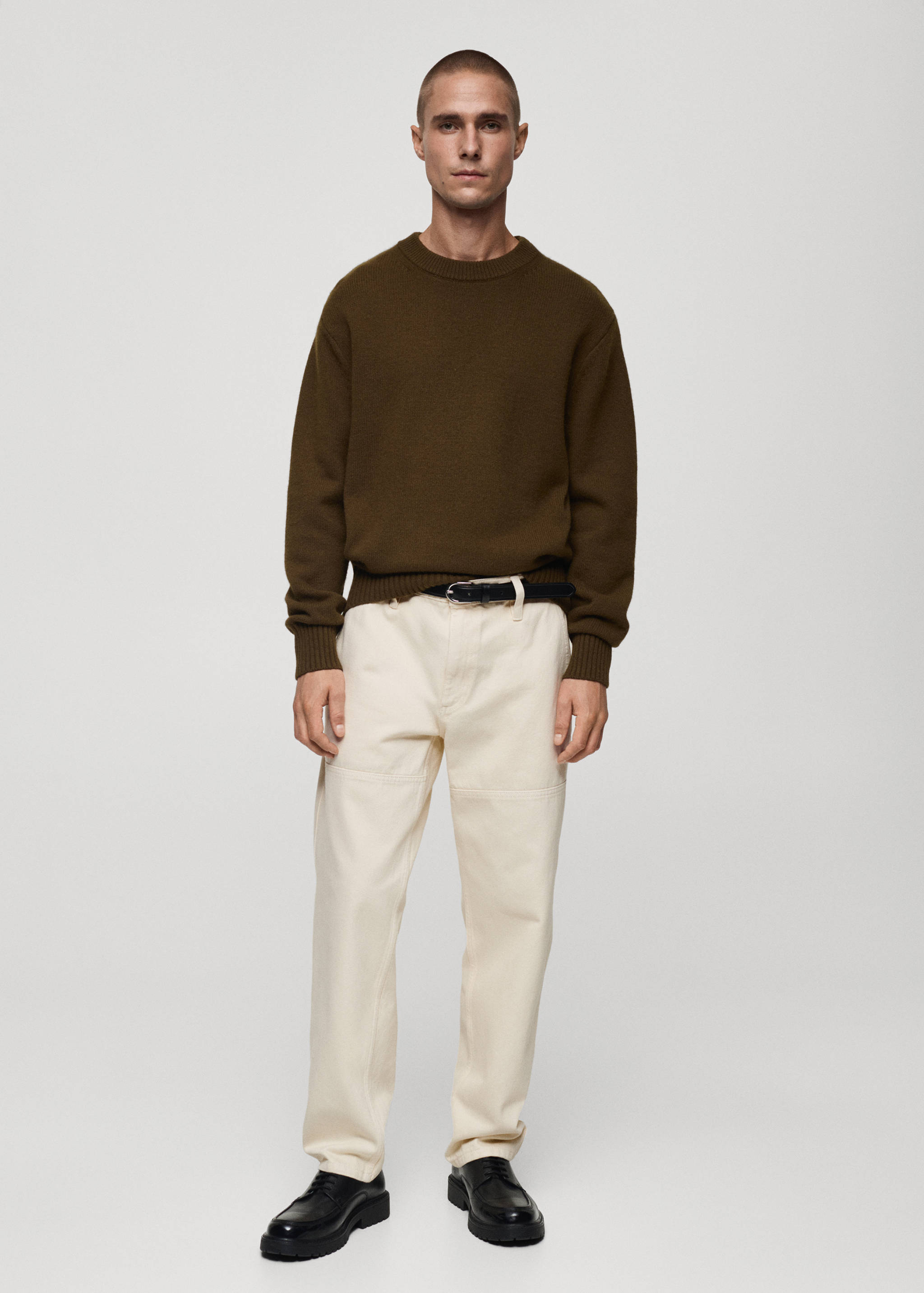 Regular-Fit-Jeans mit Nahtdetail - Allgemeine Ansicht