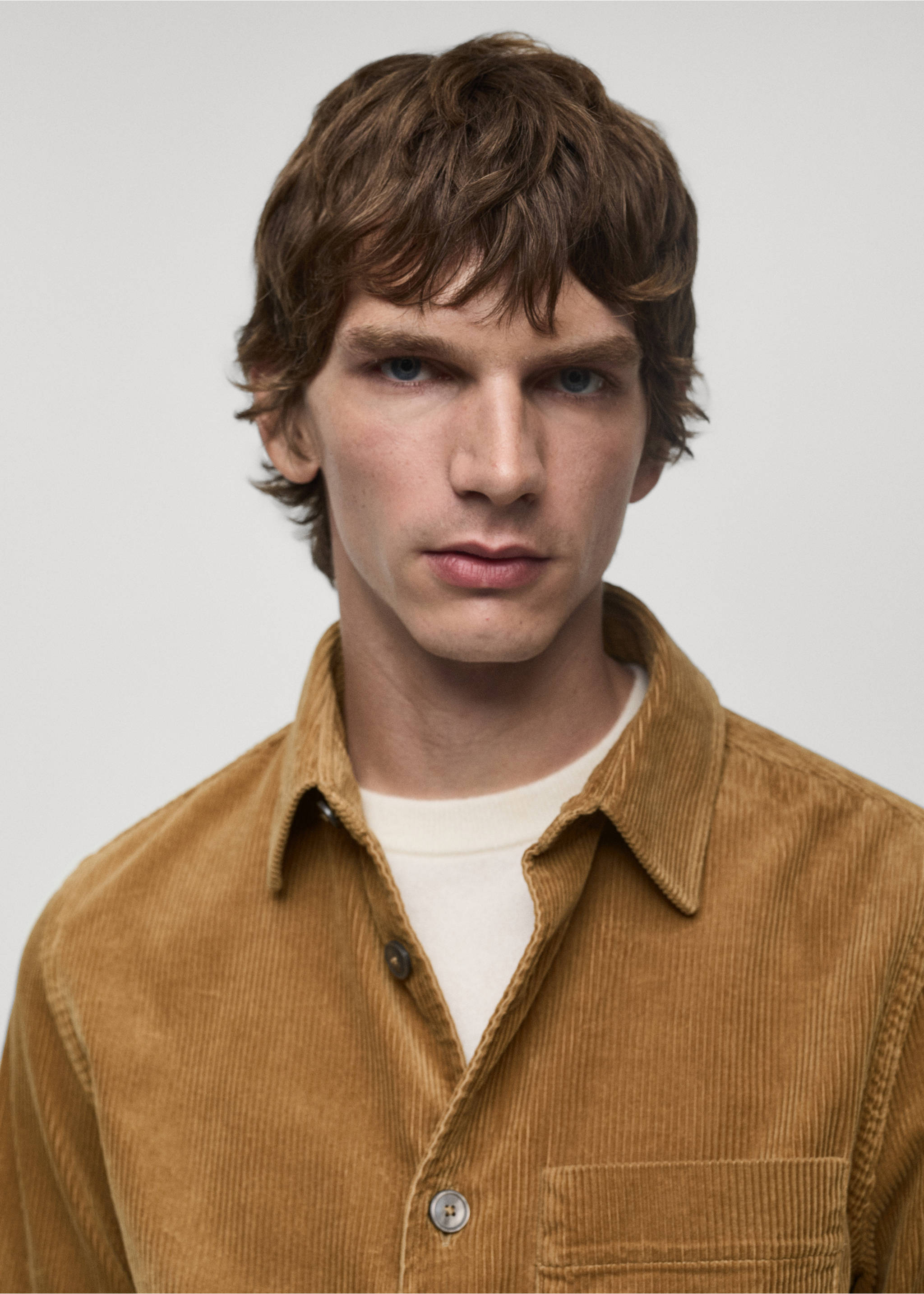 Overhemdjas met zakken - Detail van het artikel 1, Middenbruin. Ref: 77037925-00.