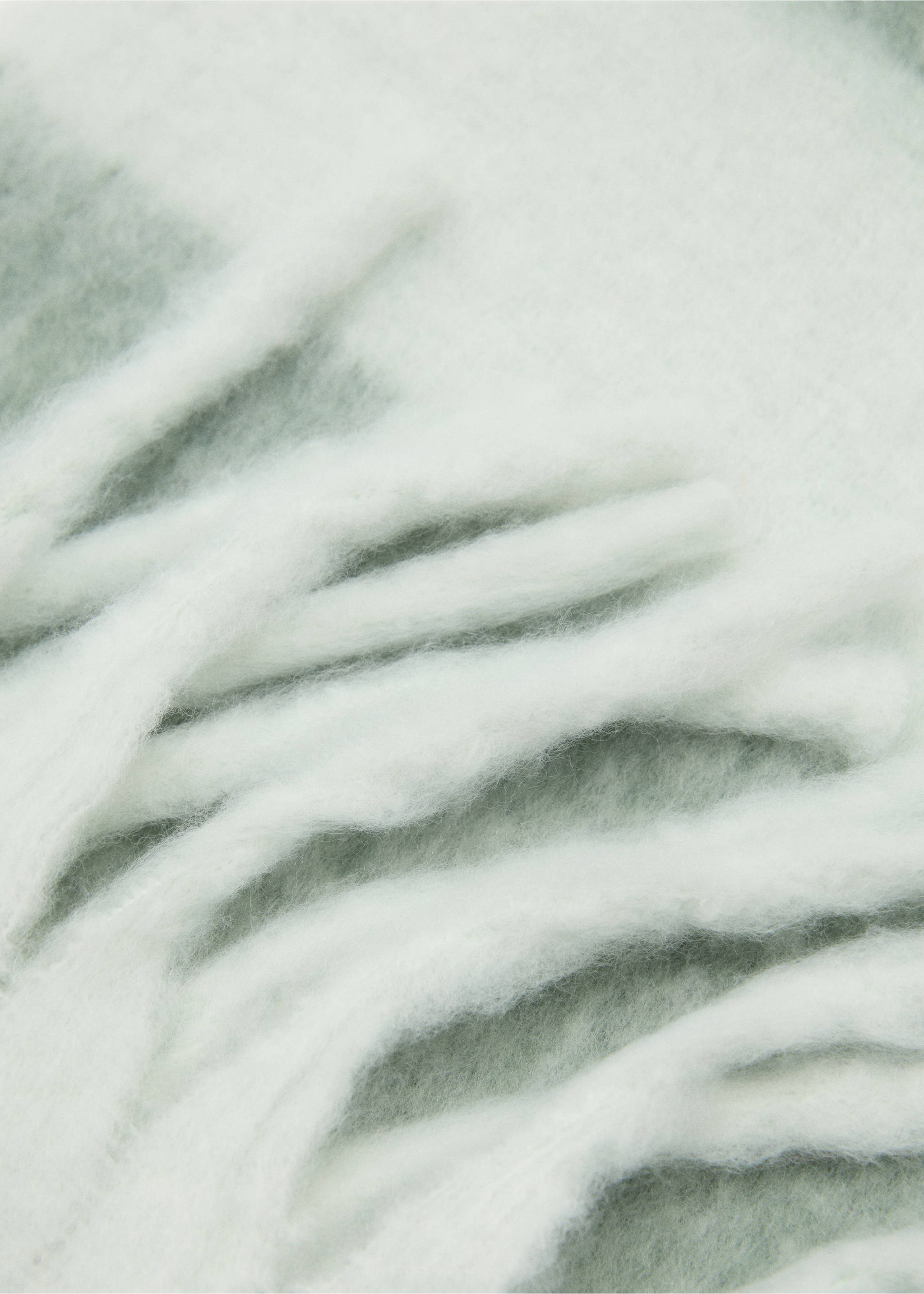 Striped scarf - Medium plane, Pastel Green. Ref: 77037934-00.