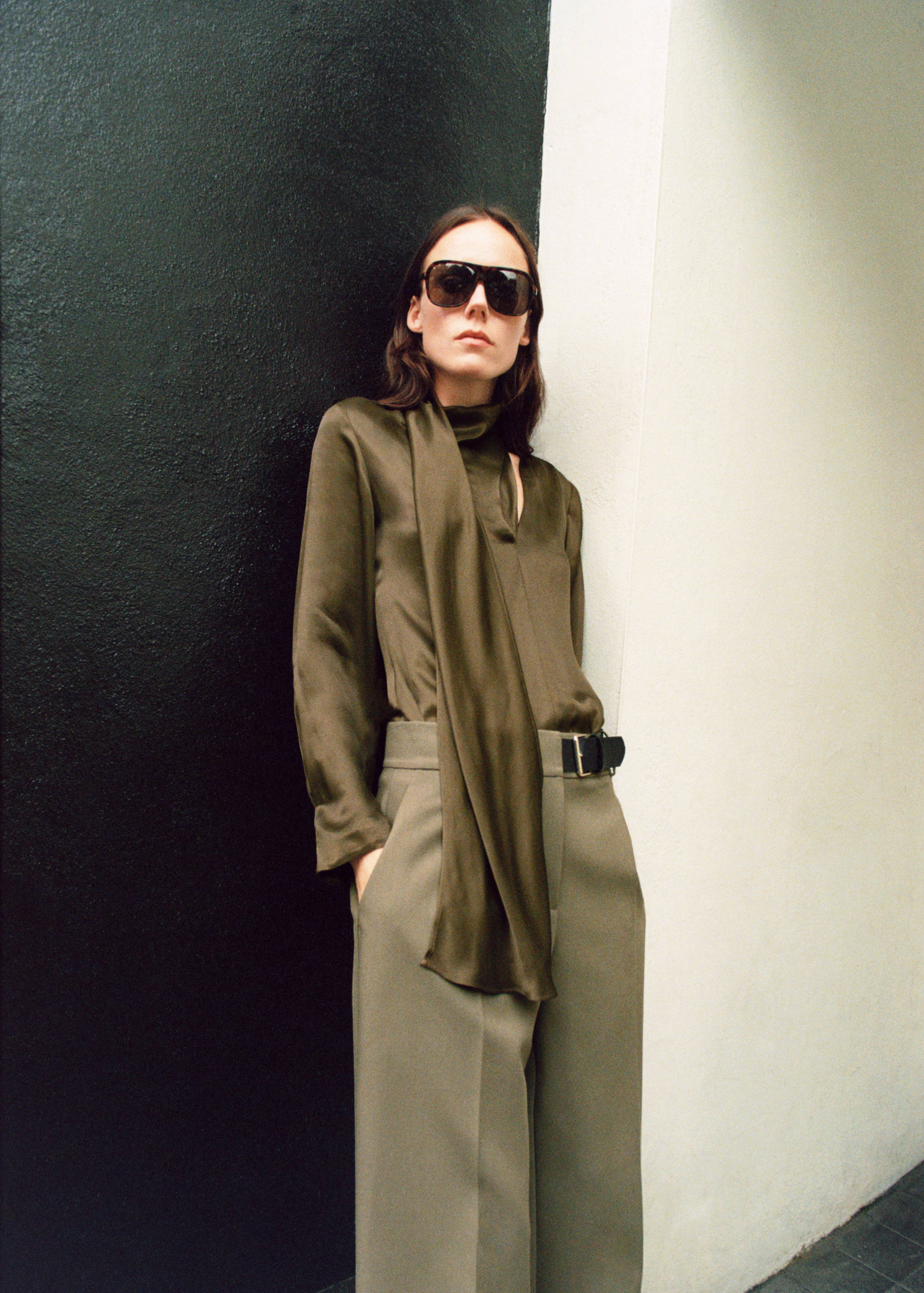 Blusa acetinada com laço - Pormenor do artigo 6