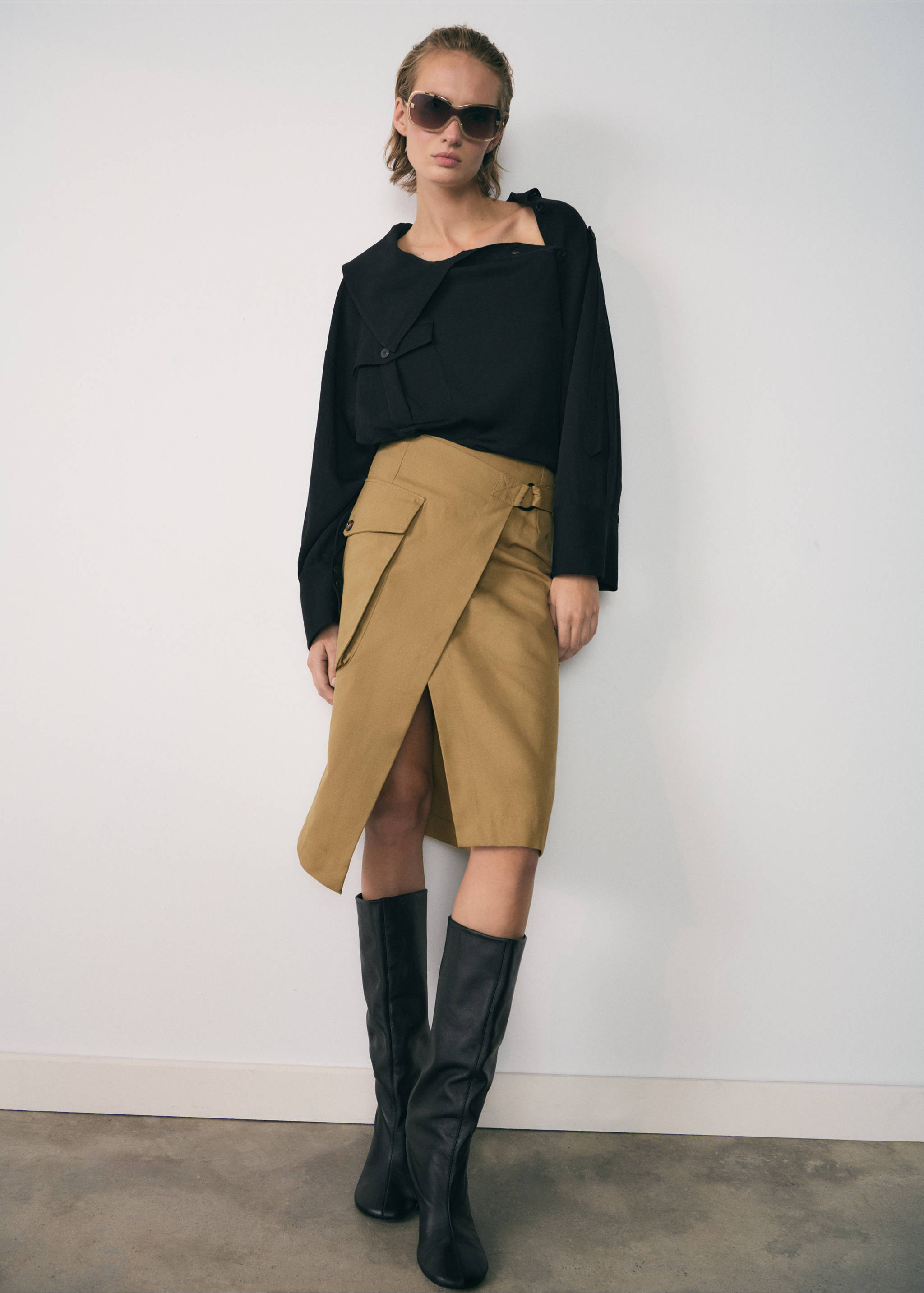 Lyocell shirt with asymmetrical collar - General plane, Black. Ref: 77037939-00.