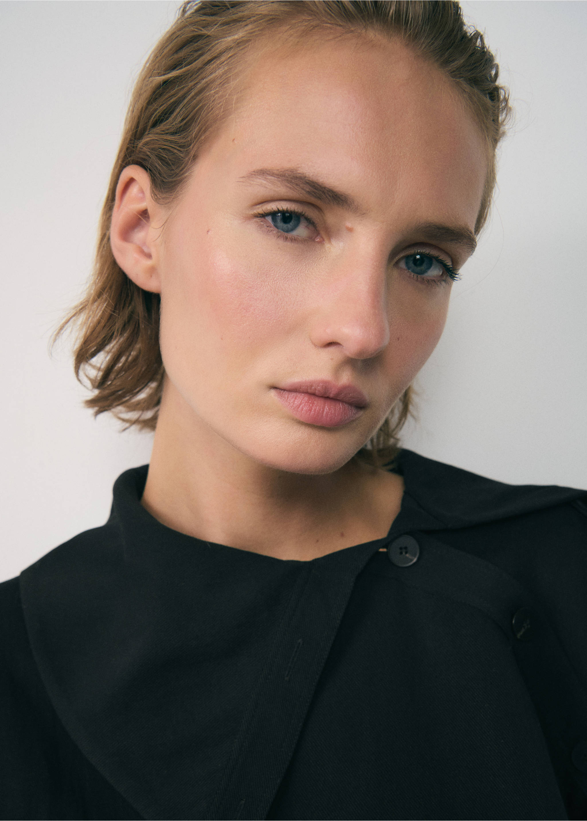 Lyocell shirt with asymmetrical collar - Details of the article 1, Black. Ref: 77037939-00.