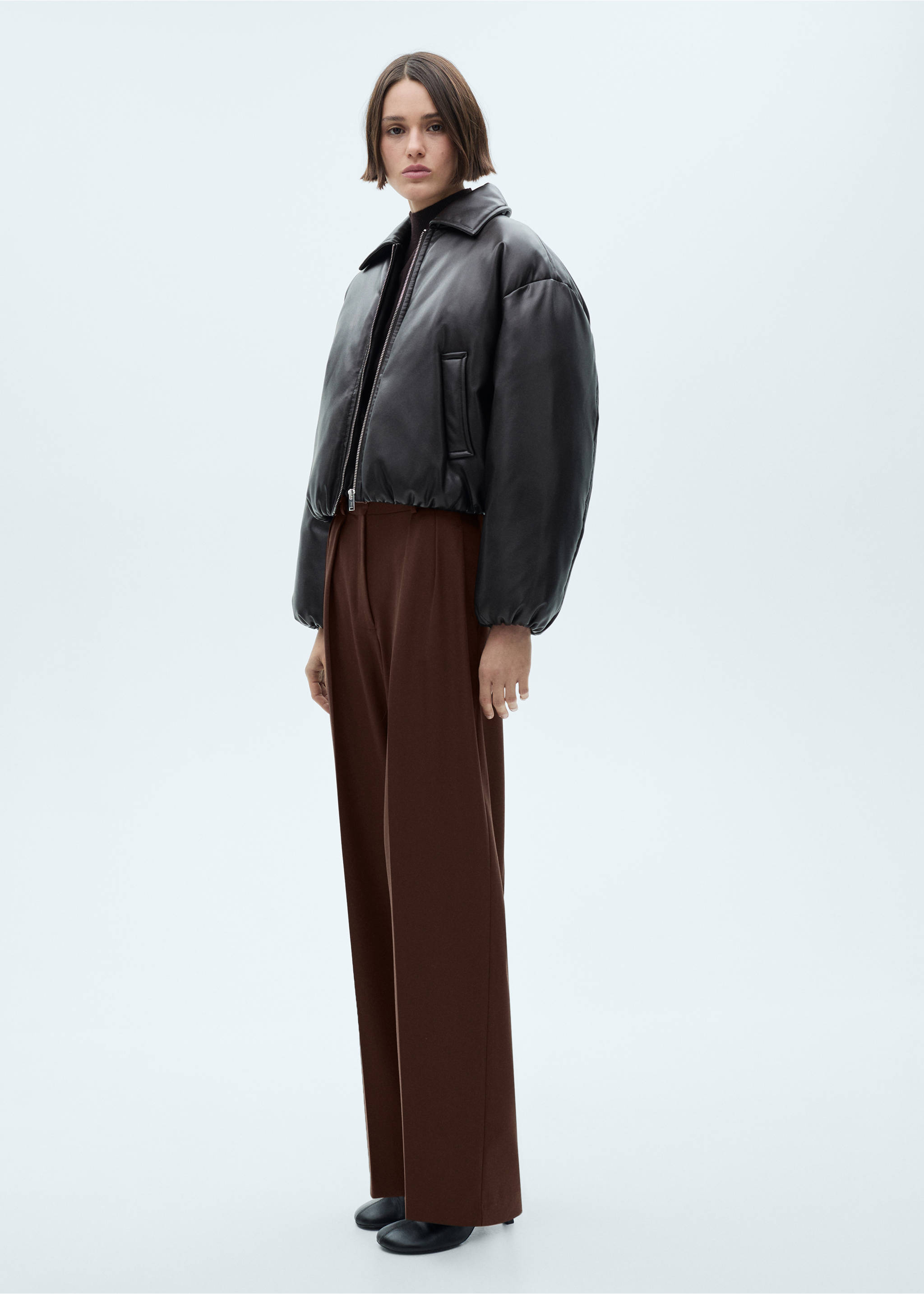 Wide leg pleated trousers - General plane, Brown. Ref: 77038285-00.