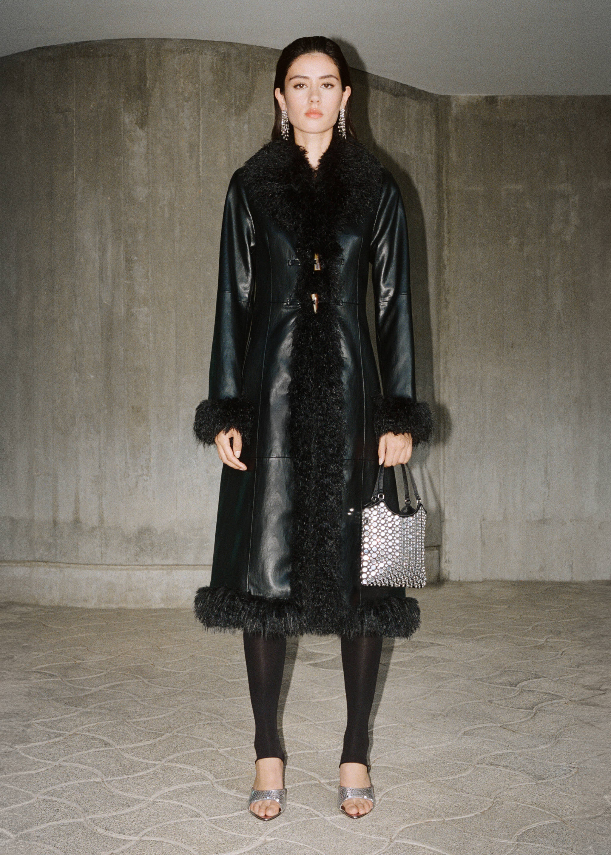 Shearling-lined faux-fur coat - Details of the article 7