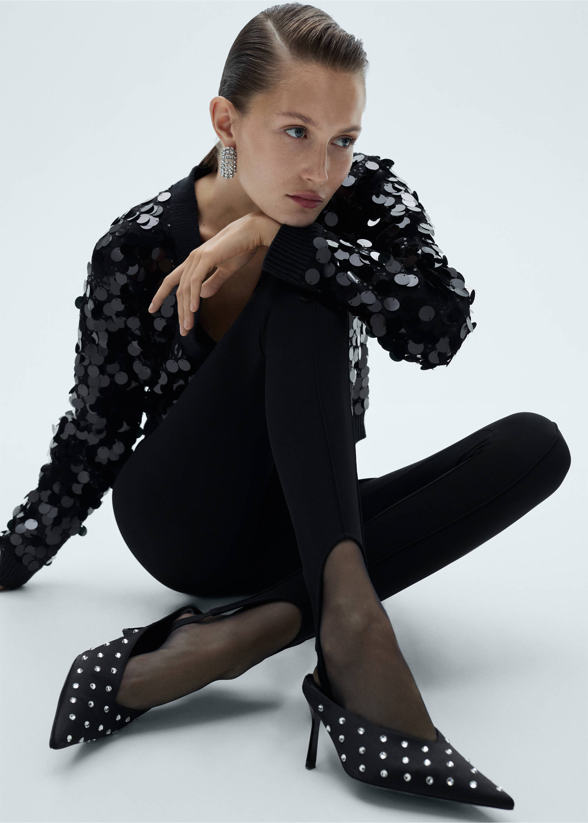 Paillettes knit cardigan - Details of the article 2, Black. Ref: 77039044-00.