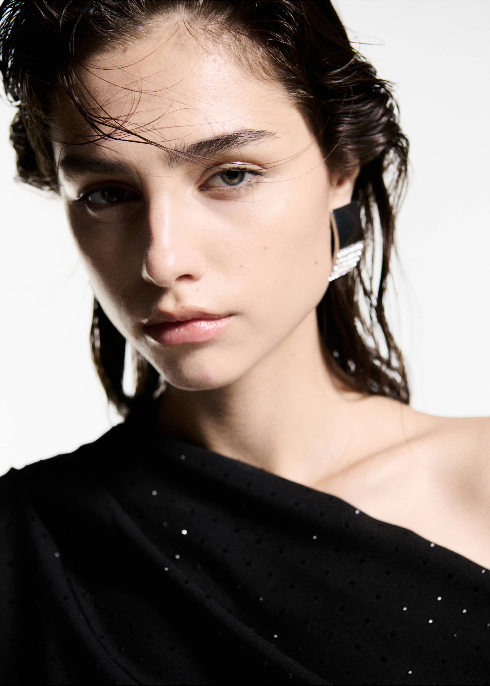 Asymmetrical sequined blouse - Details of the article 1, Black. Ref: 77039054-00.