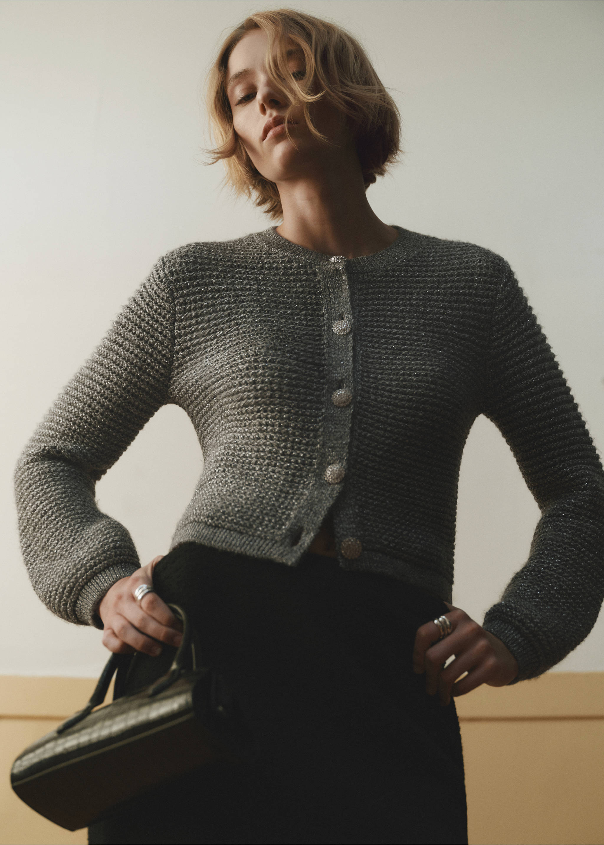 Lurex knitted jacket with buttons - Details of the article 6, Silver. Ref: 77039071-00.