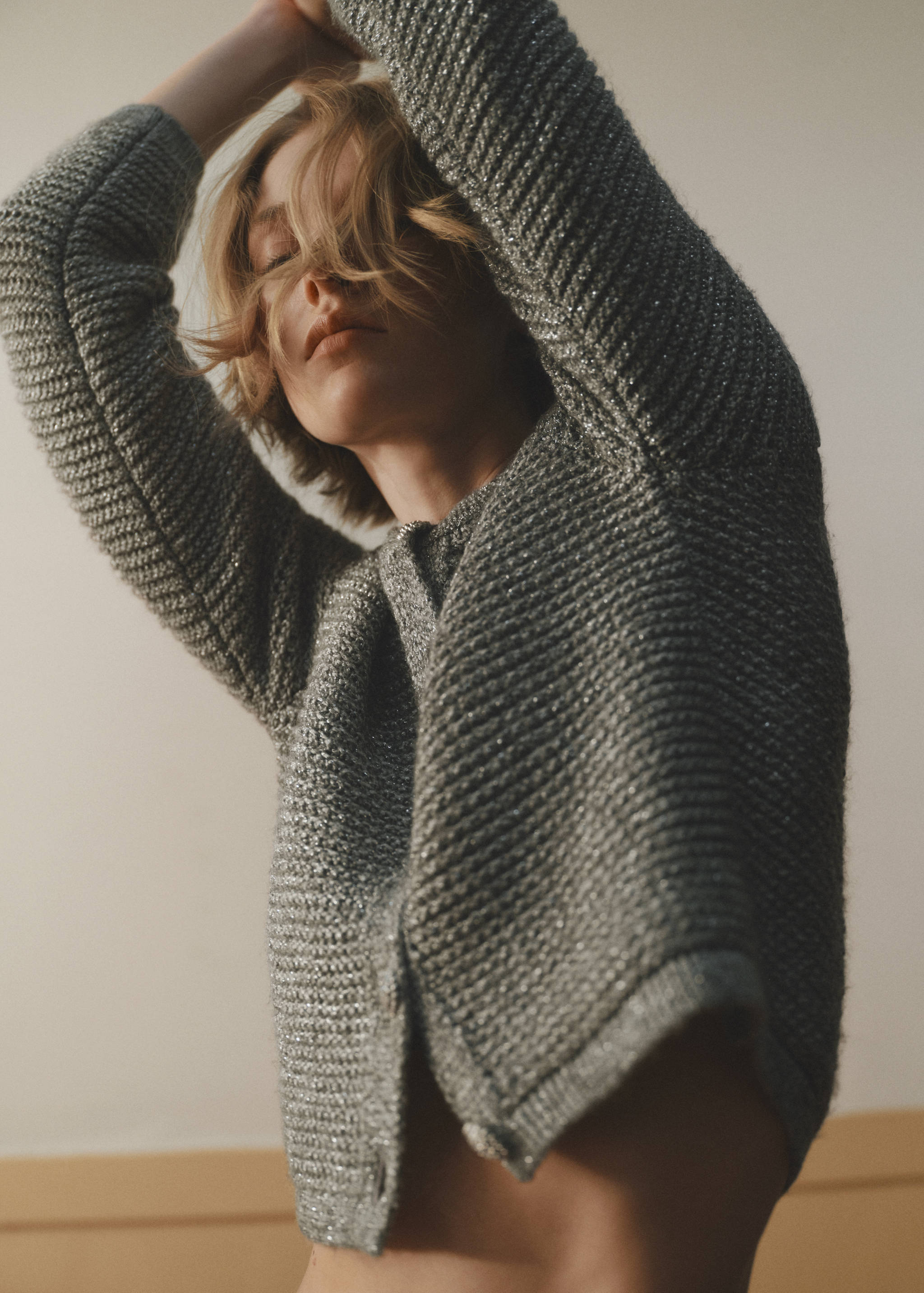 Lurex knitted jacket with buttons - Details of the article 7