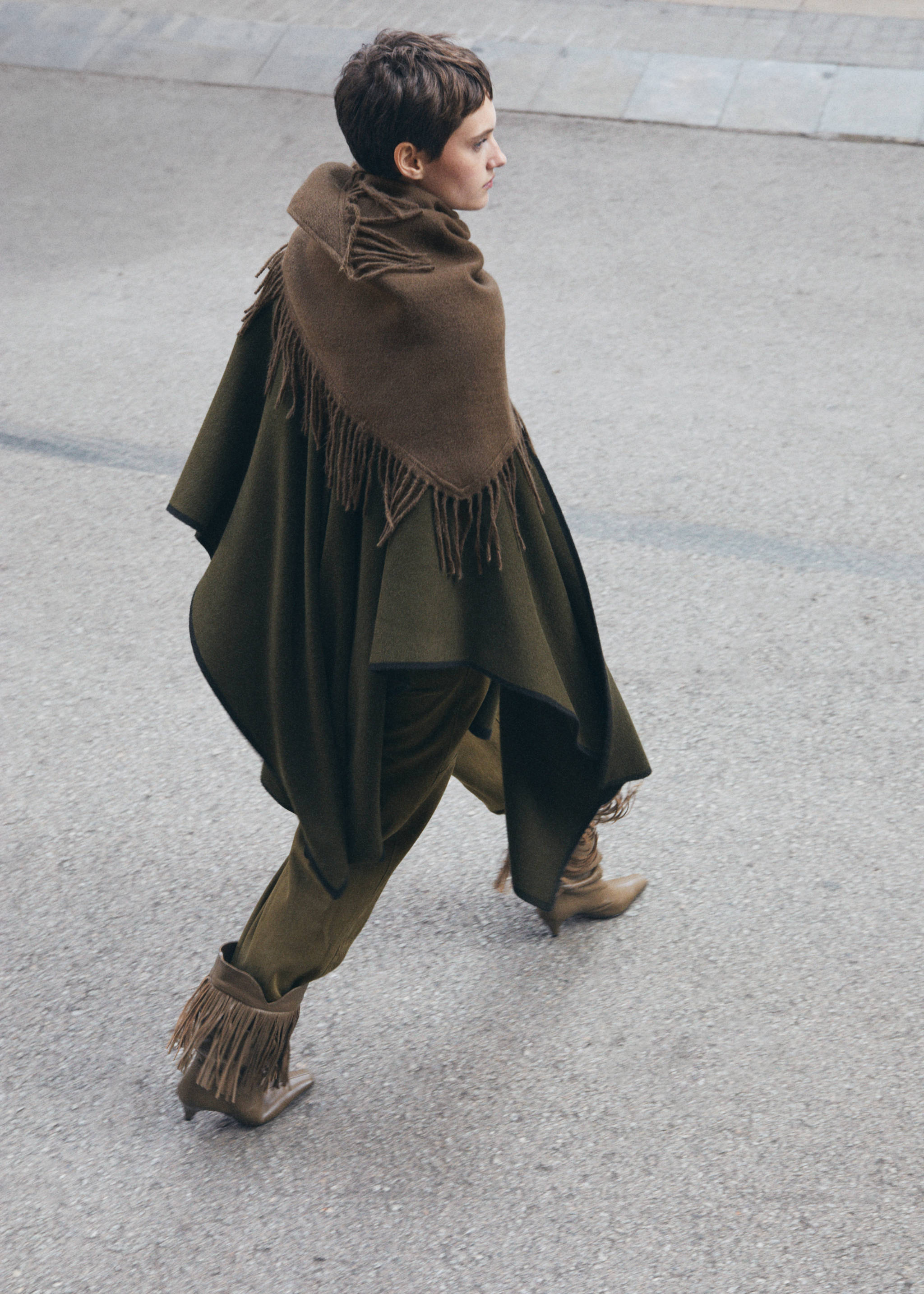 Capa punto ribete contraste - Detalle del artículo 6, Khaki. Ref: 77039073-00.